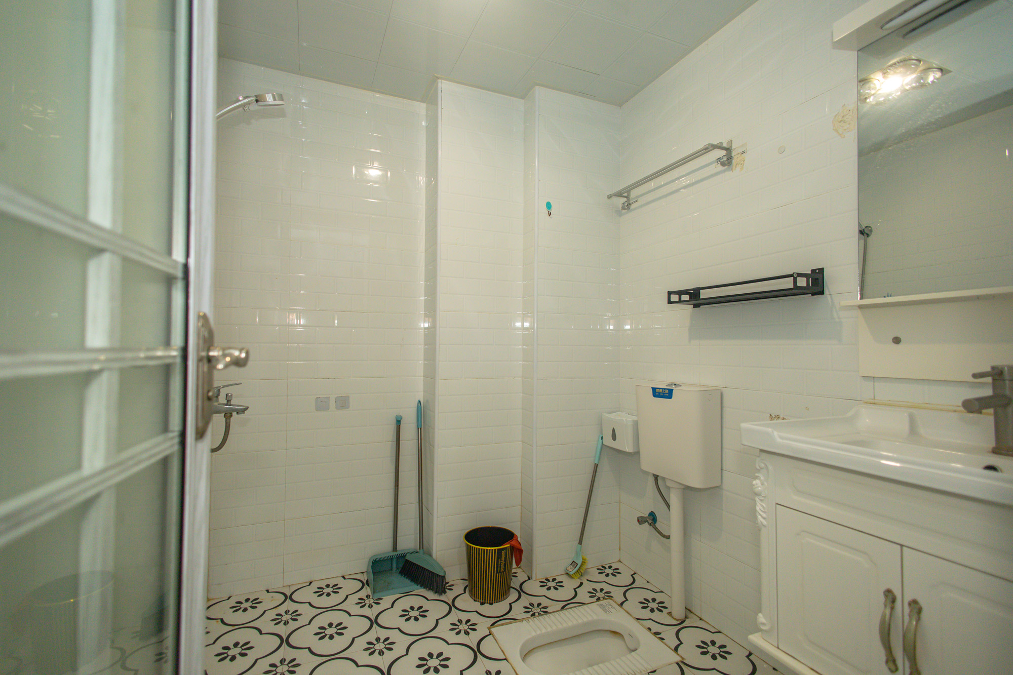 未来漫城 1室1厅1卫 27.0万 未来漫城 1室1厅1卫 27.0万卫生间