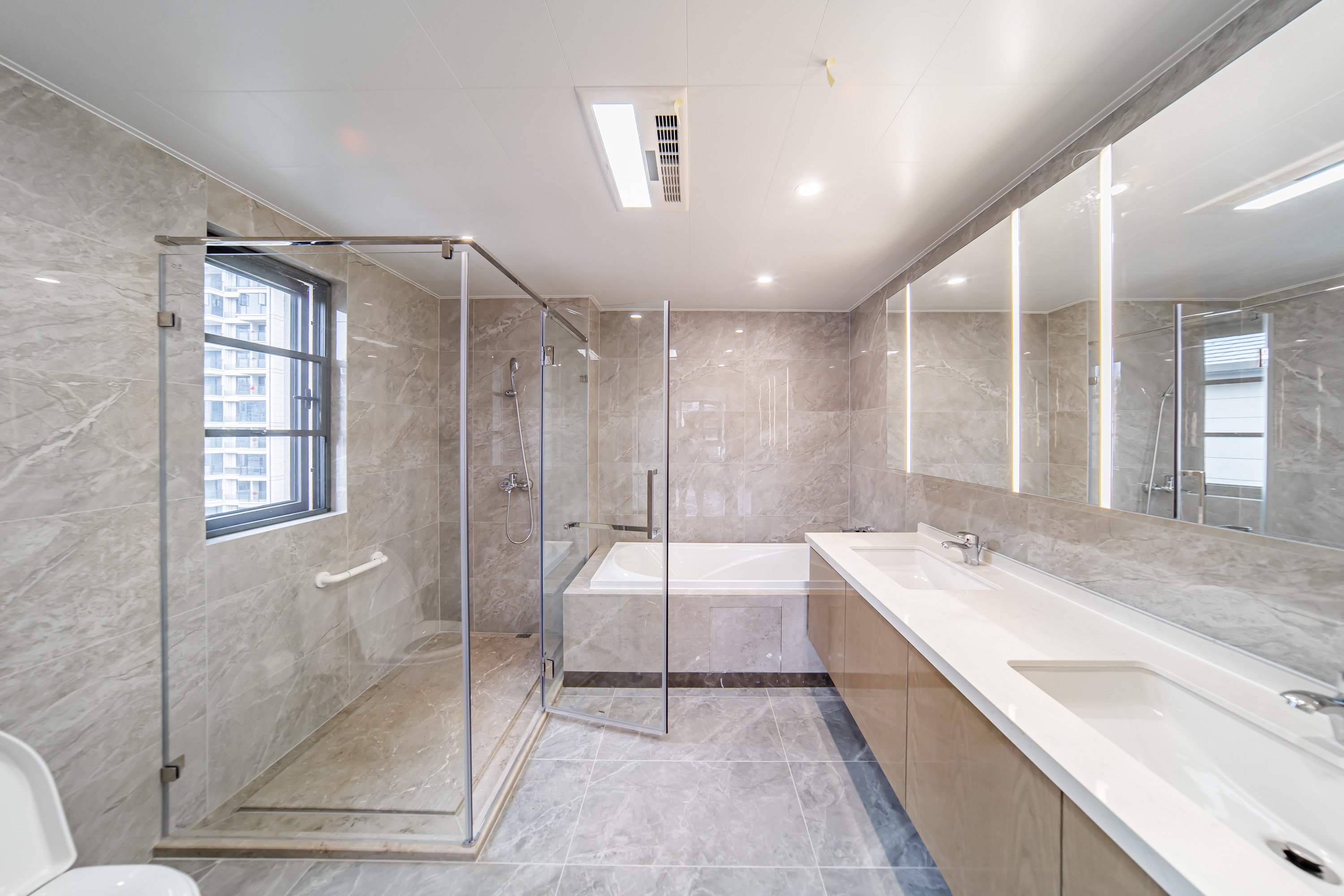 保利天汇  5室2厅3卫    478.0万 保利天汇  5室2厅3卫    478.0万卫生间