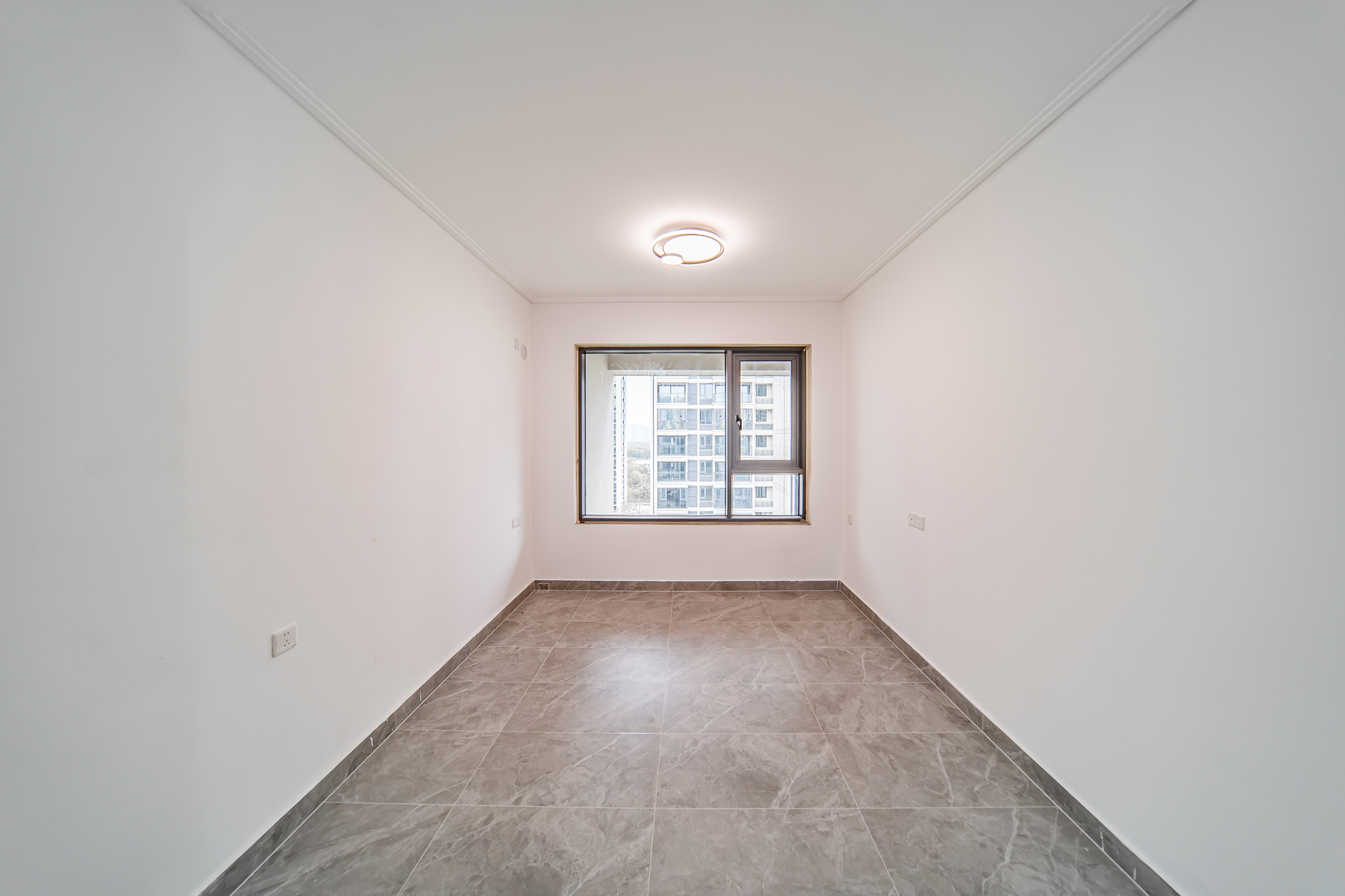 保利天汇  5室2厅3卫    478.0万 保利天汇  5室2厅3卫    478.0万卧室