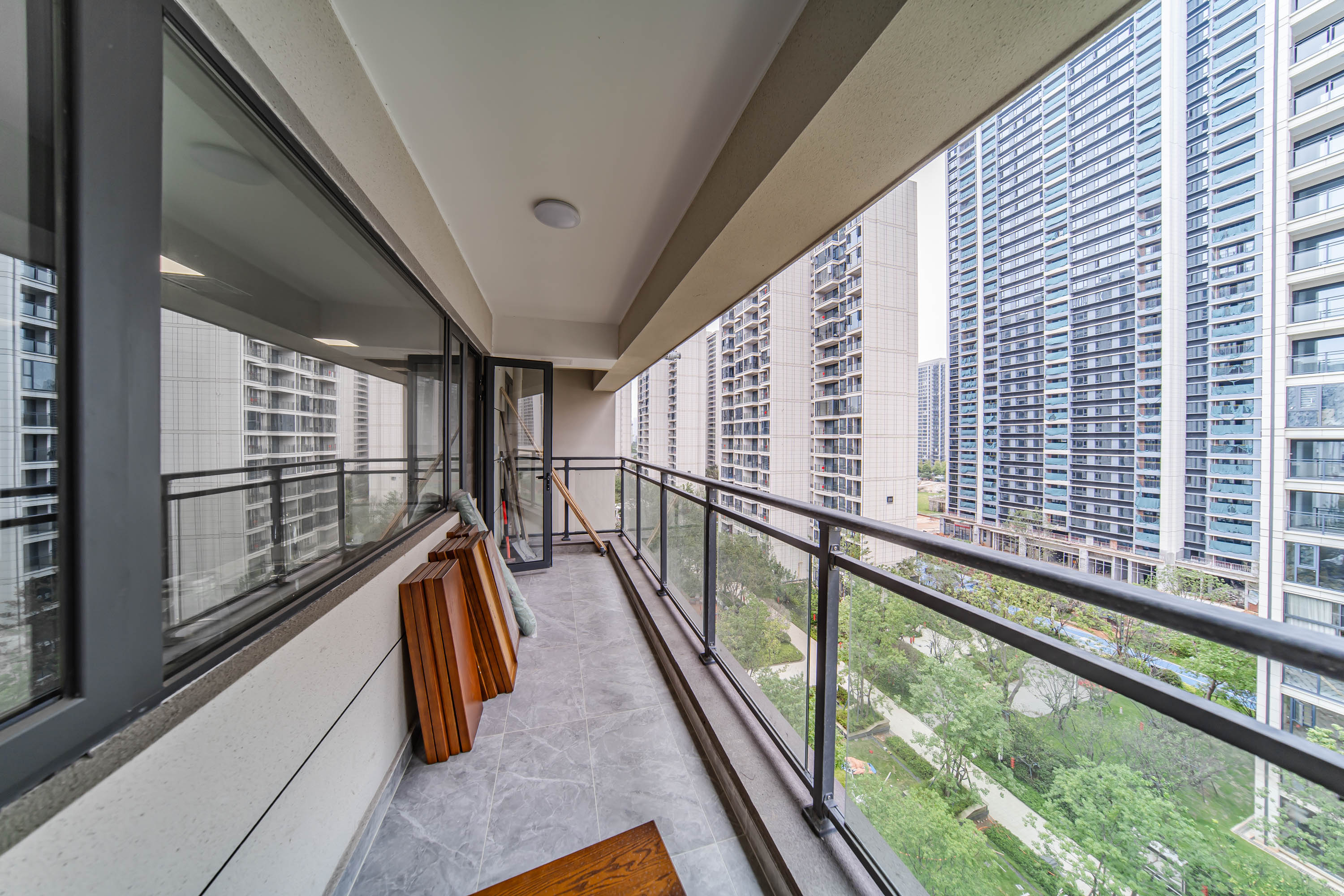 保利天汇  5室2厅3卫    478.0万 保利天汇  5室2厅3卫    478.0万阳台