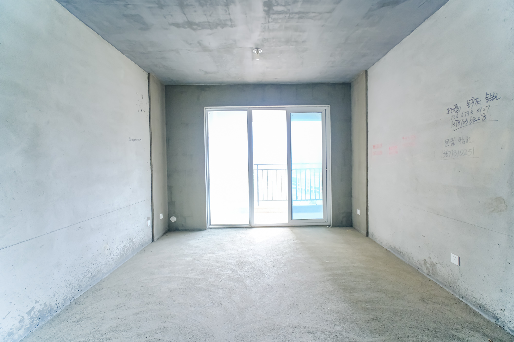 和悦城(蟠龙景苑) 3室2厅1卫 66.0万 和悦城(蟠龙景苑) 3室2厅1卫 66.0万客厅