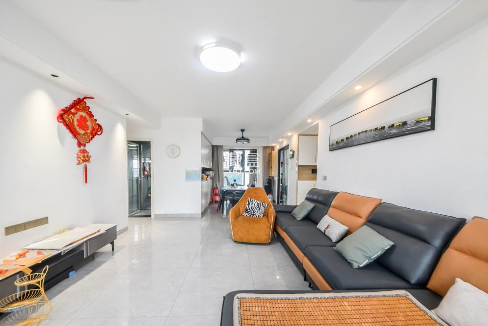 保利大都汇四期  5室2厅2卫    185.0万