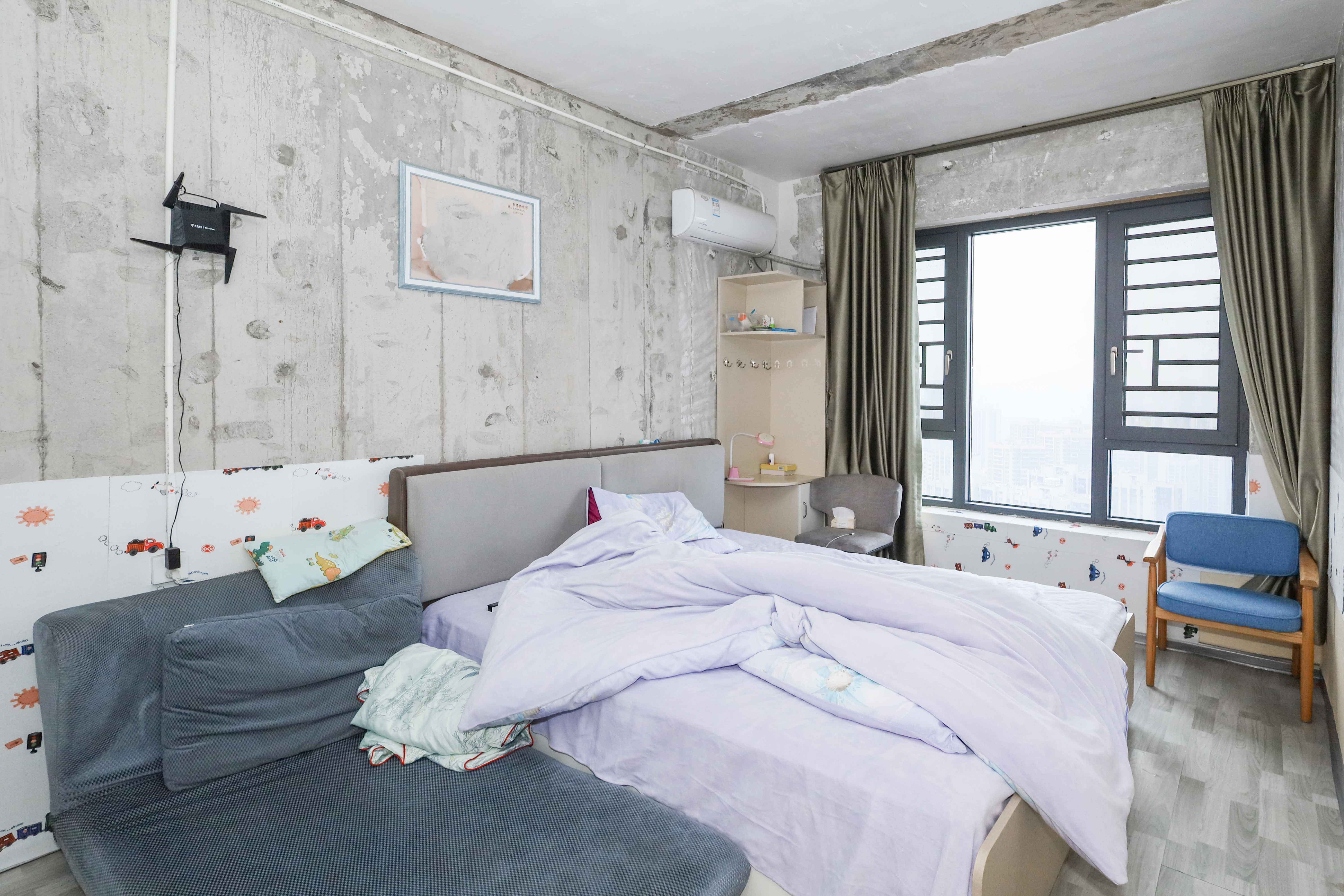 建发央著  4室2厅2卫   280.00万卧室