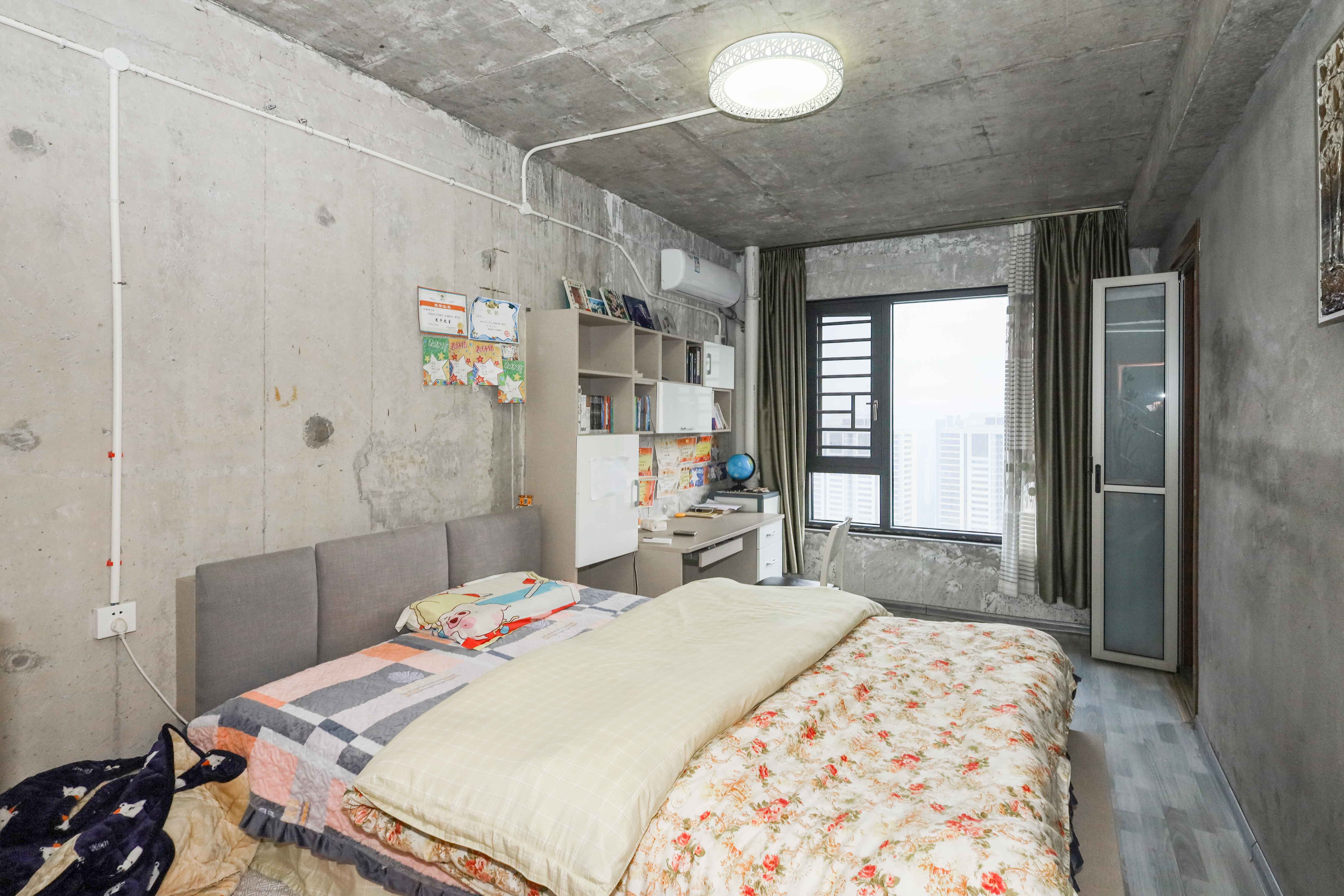 建发央著  4室2厅2卫   280.00万卧室