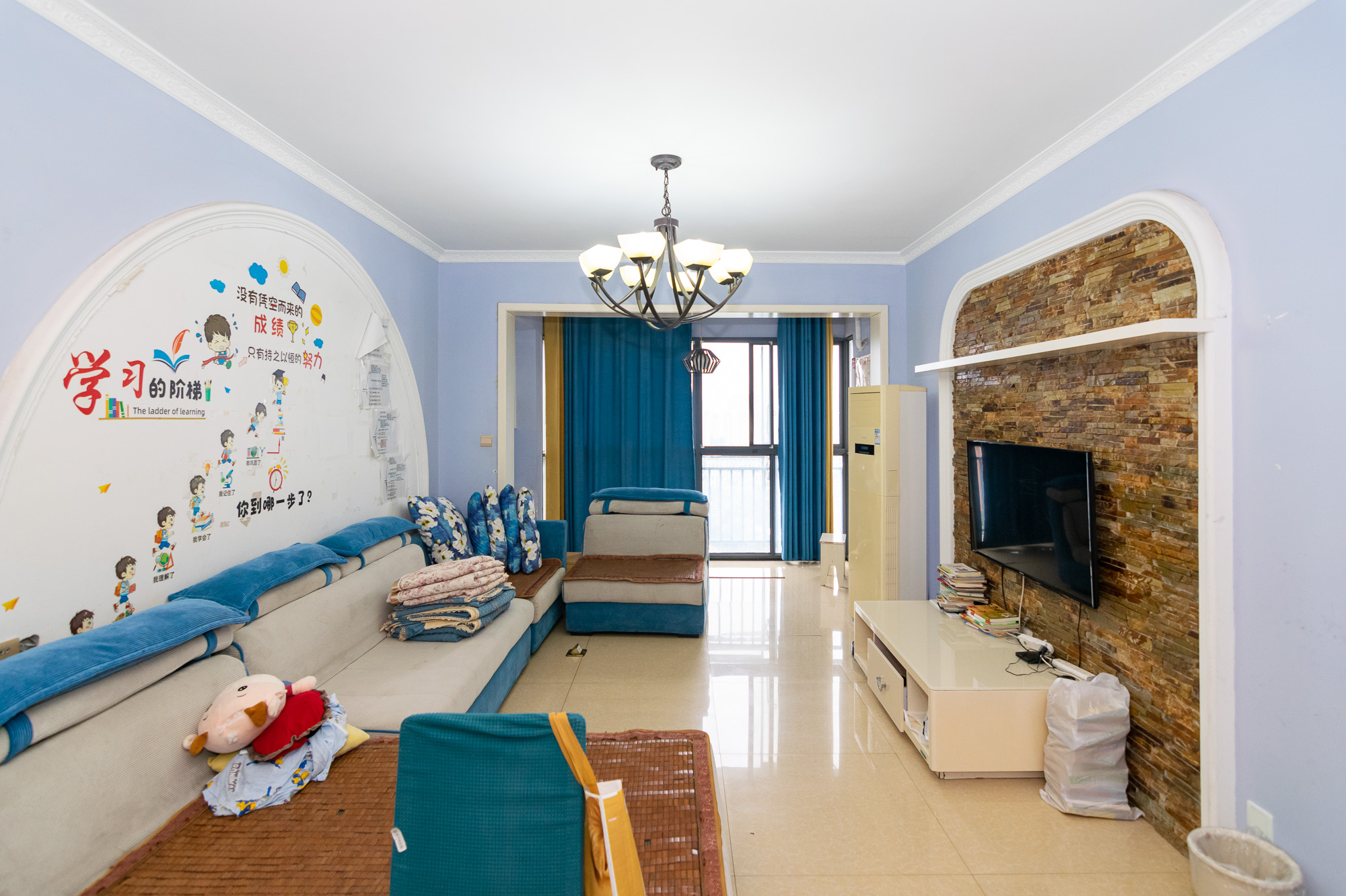 联诚国际城 2室2厅1卫 52.8万 联诚国际城 2室2厅1卫 52.8万客厅