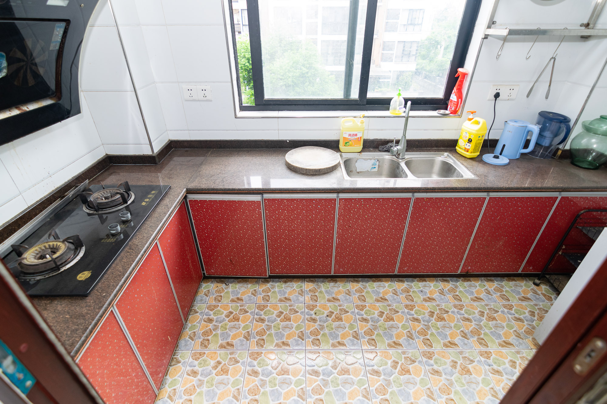 丽景华庭 3室2厅2卫 65.0万 丽景华庭 3室2厅2卫 65.0万厨房