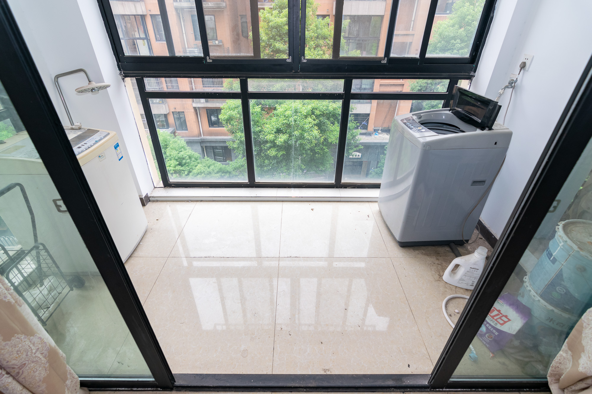 丽景华庭 3室2厅2卫 65.0万 丽景华庭 3室2厅2卫 65.0万阳台