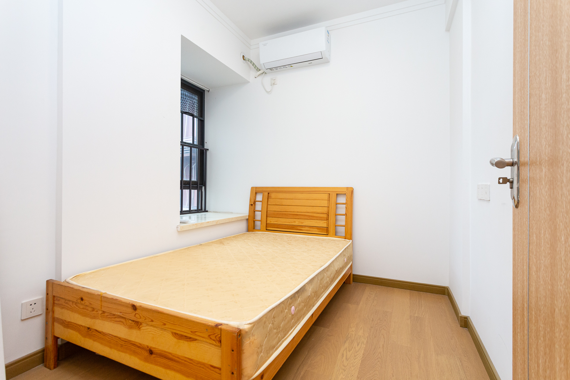 万润滨江天著 4室2厅2卫 122.0万 万润滨江天著 4室2厅2卫 122.0万卧室