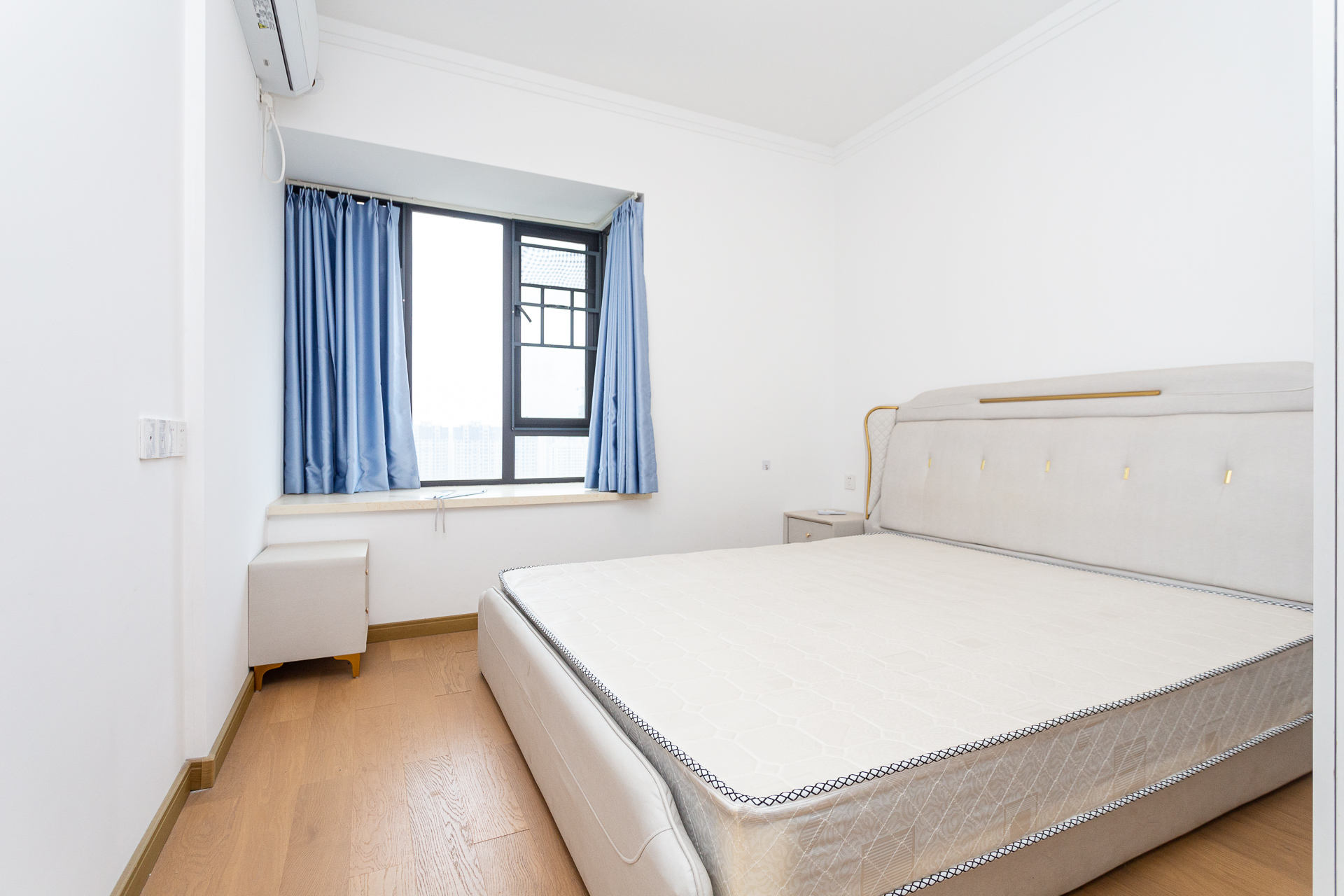 万润滨江天著 4室2厅2卫 122.0万 万润滨江天著 4室2厅2卫 122.0万卧室