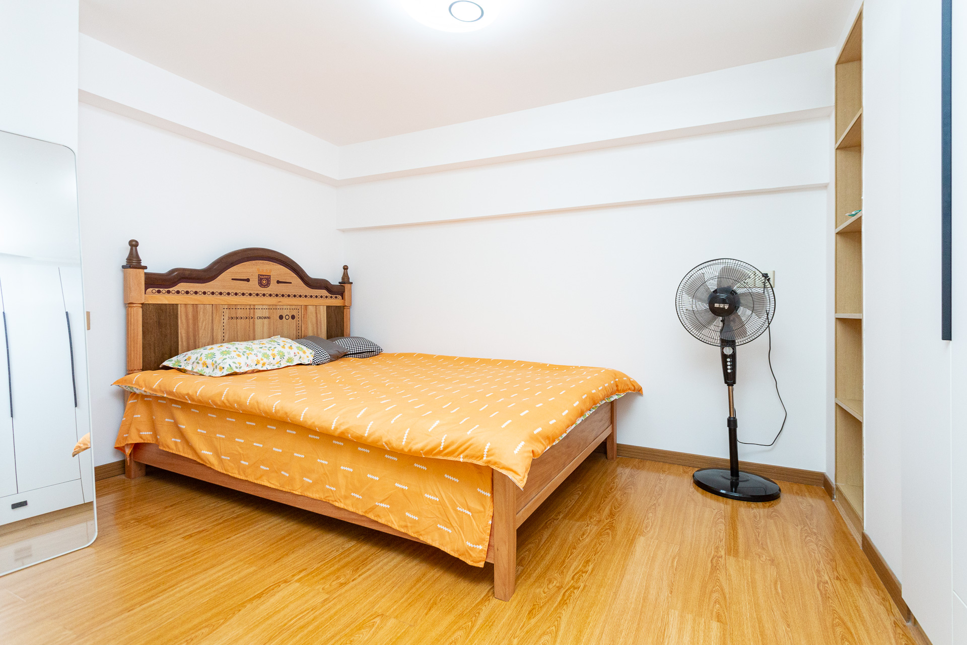 长燃润和天地(长润小区印湘江)  1室1厅1卫    38.0万 长燃润和天地(长润小区印湘江)  1室1厅1卫    38.0万卧室