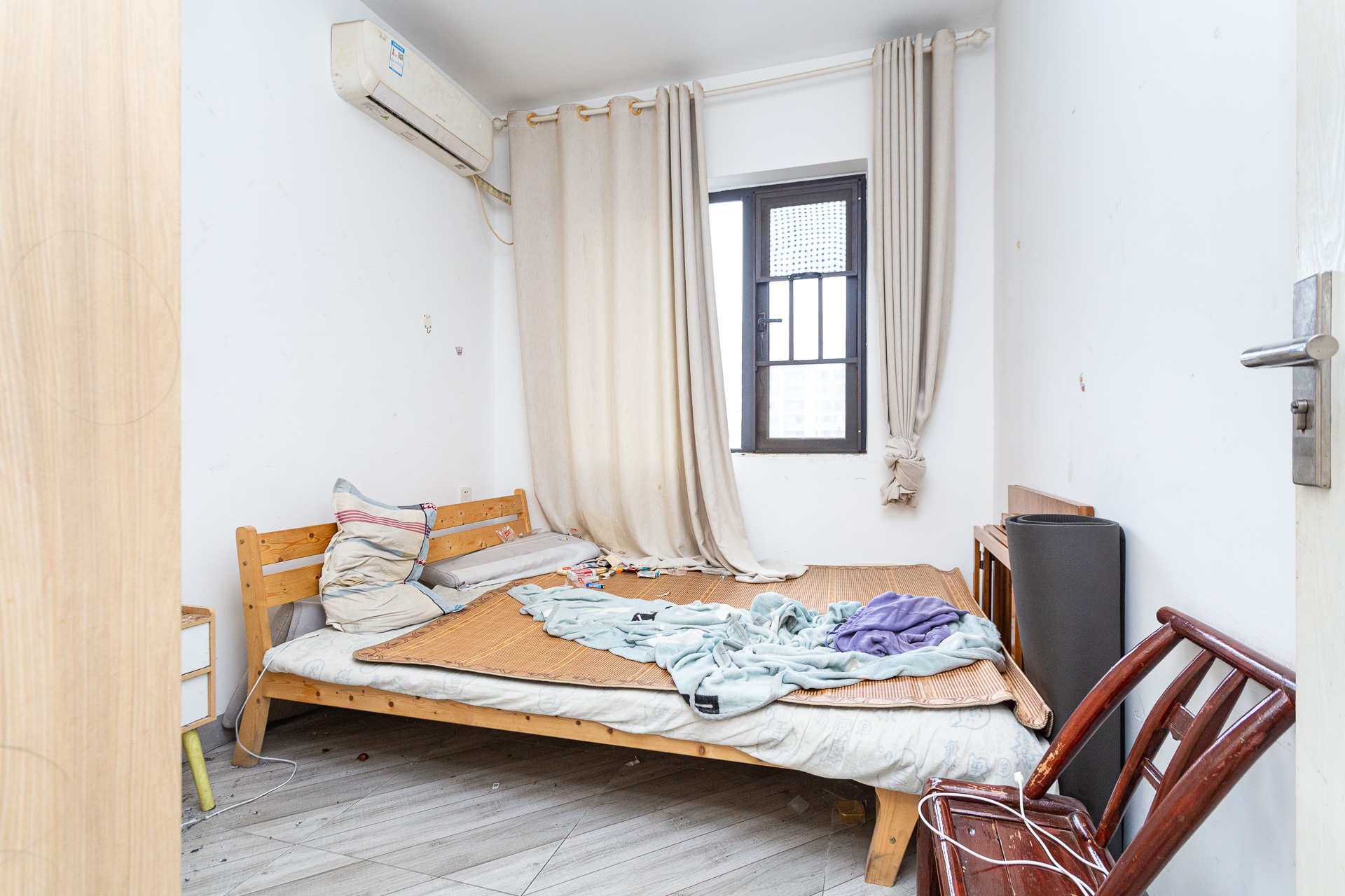 勤诚达境界城 4室2厅2卫 105.0万 勤诚达境界城 4室2厅2卫 105.0万卧室