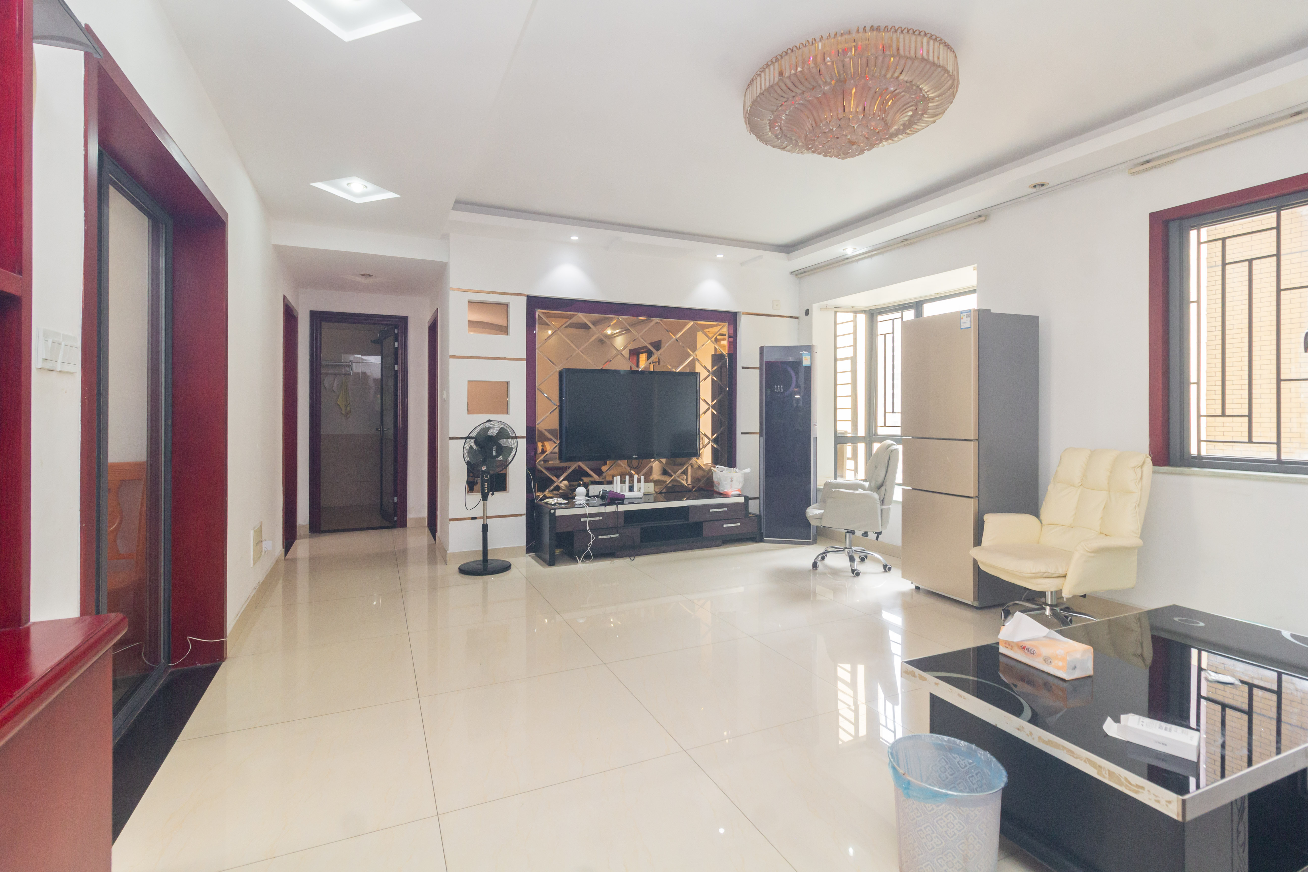 中国铁建国际城一期  2室2厅1卫    56.0万客厅