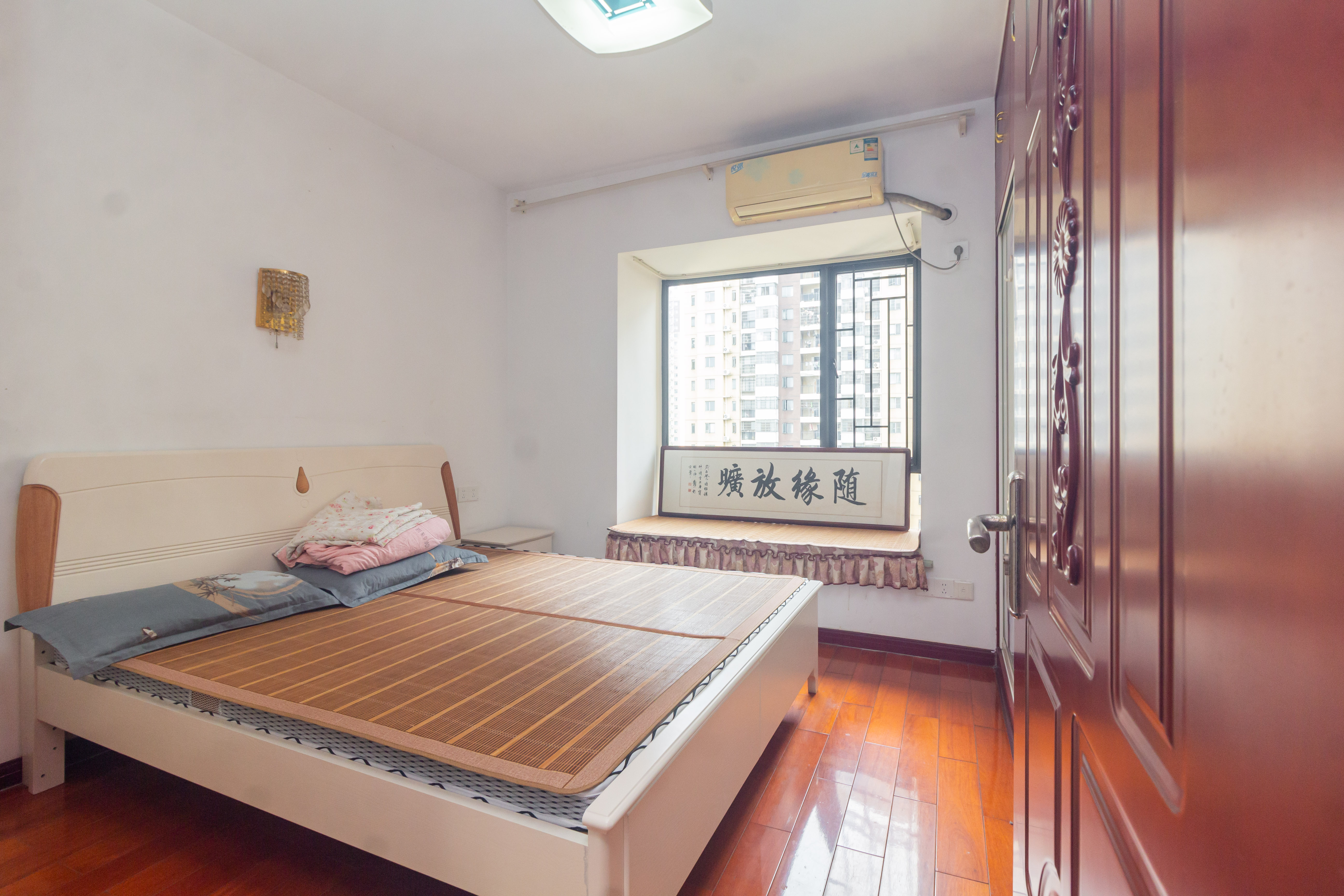 中国铁建国际城一期  2室2厅1卫    56.0万卧室