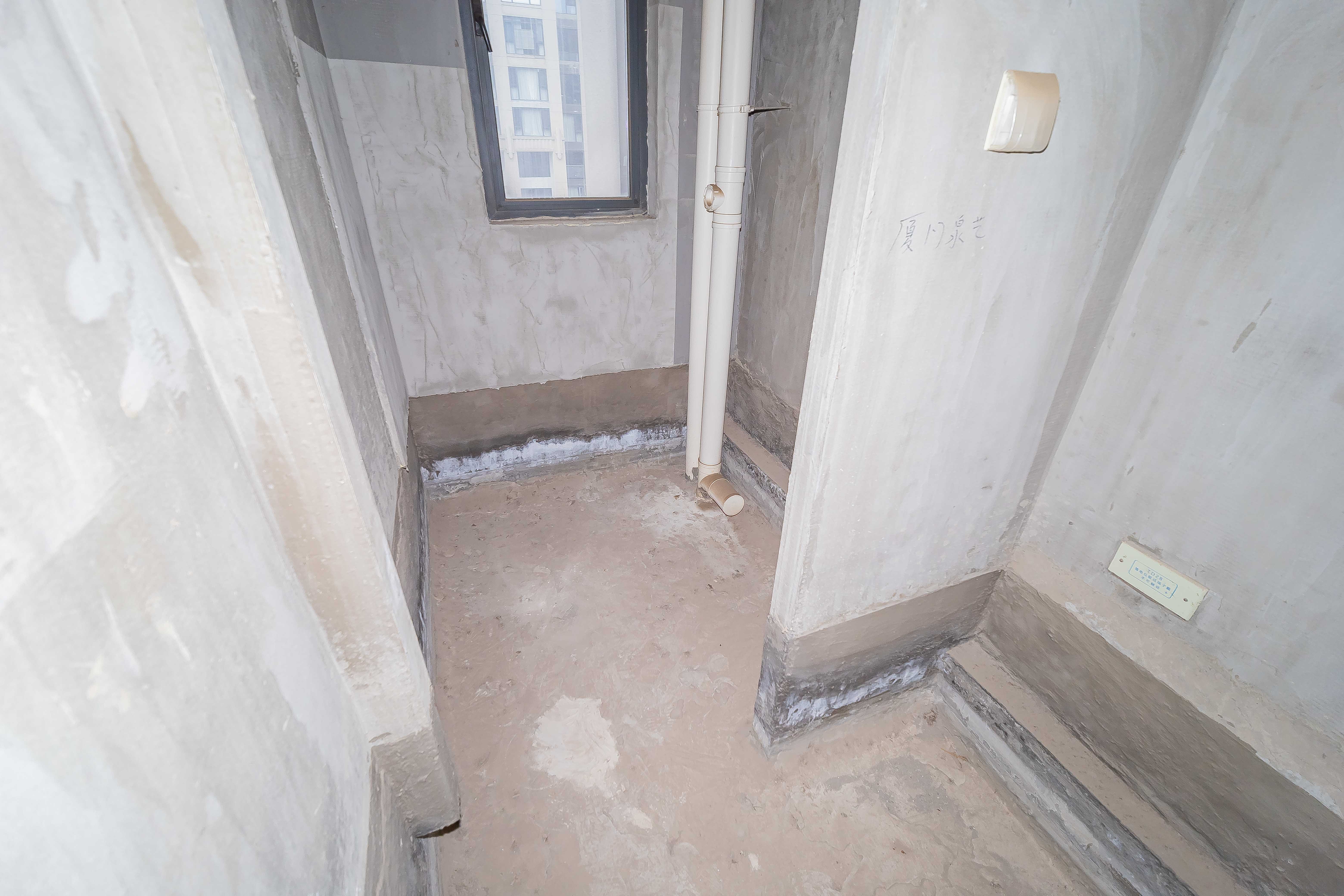 建发中央公园（建发美地）  4室2厅2卫   240.00万卫生间