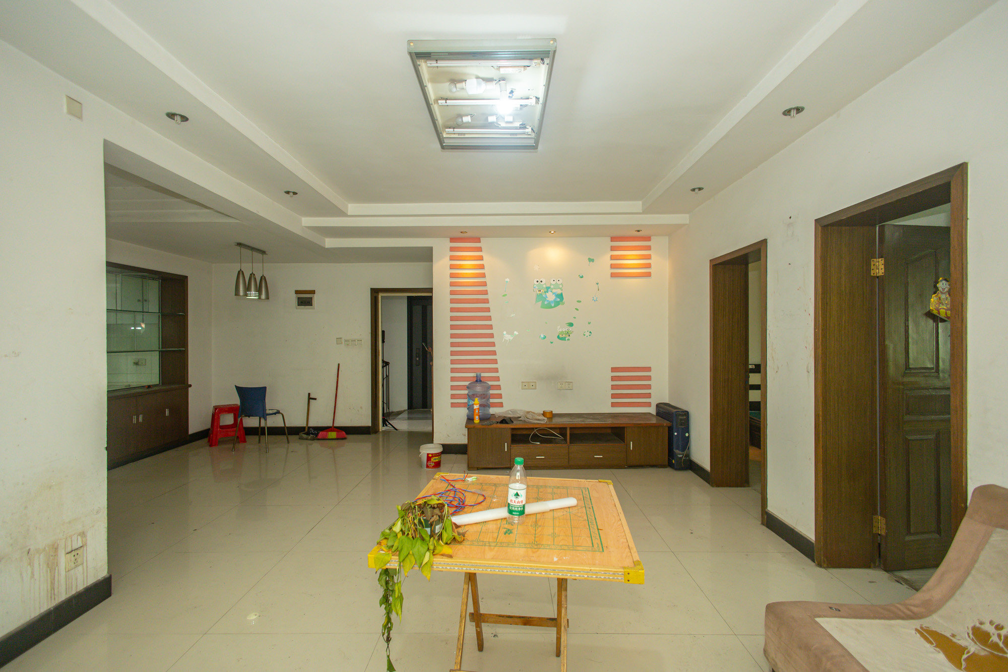 中南汽车世界 3室2厅1卫 42.80万 中南汽车世界 3室2厅1卫 42.80万客厅