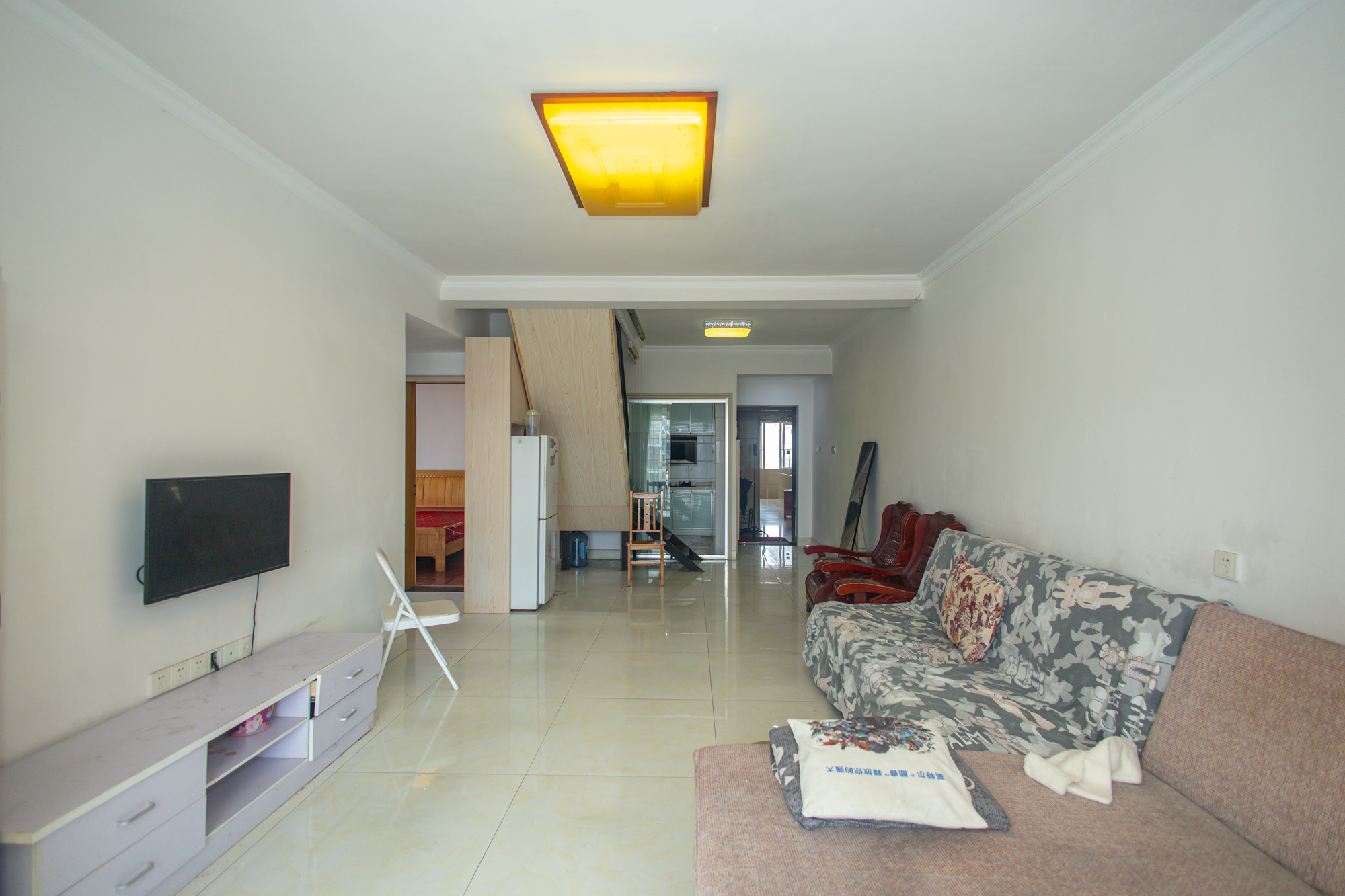 恒广国际景园一二区 2室2厅1卫 58.8万 恒广国际景园一二区 2室2厅1卫 58.8万客厅