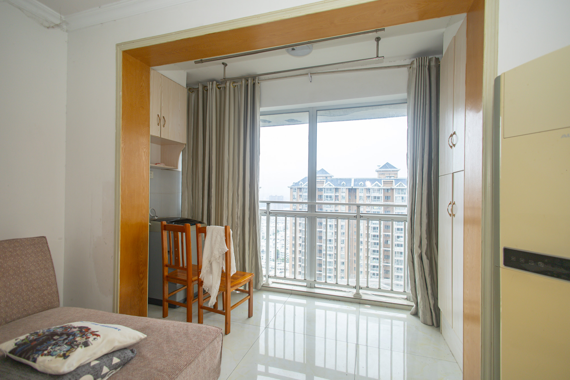 恒广国际景园一二区 2室2厅1卫 58.8万 恒广国际景园一二区 2室2厅1卫 58.8万阳台