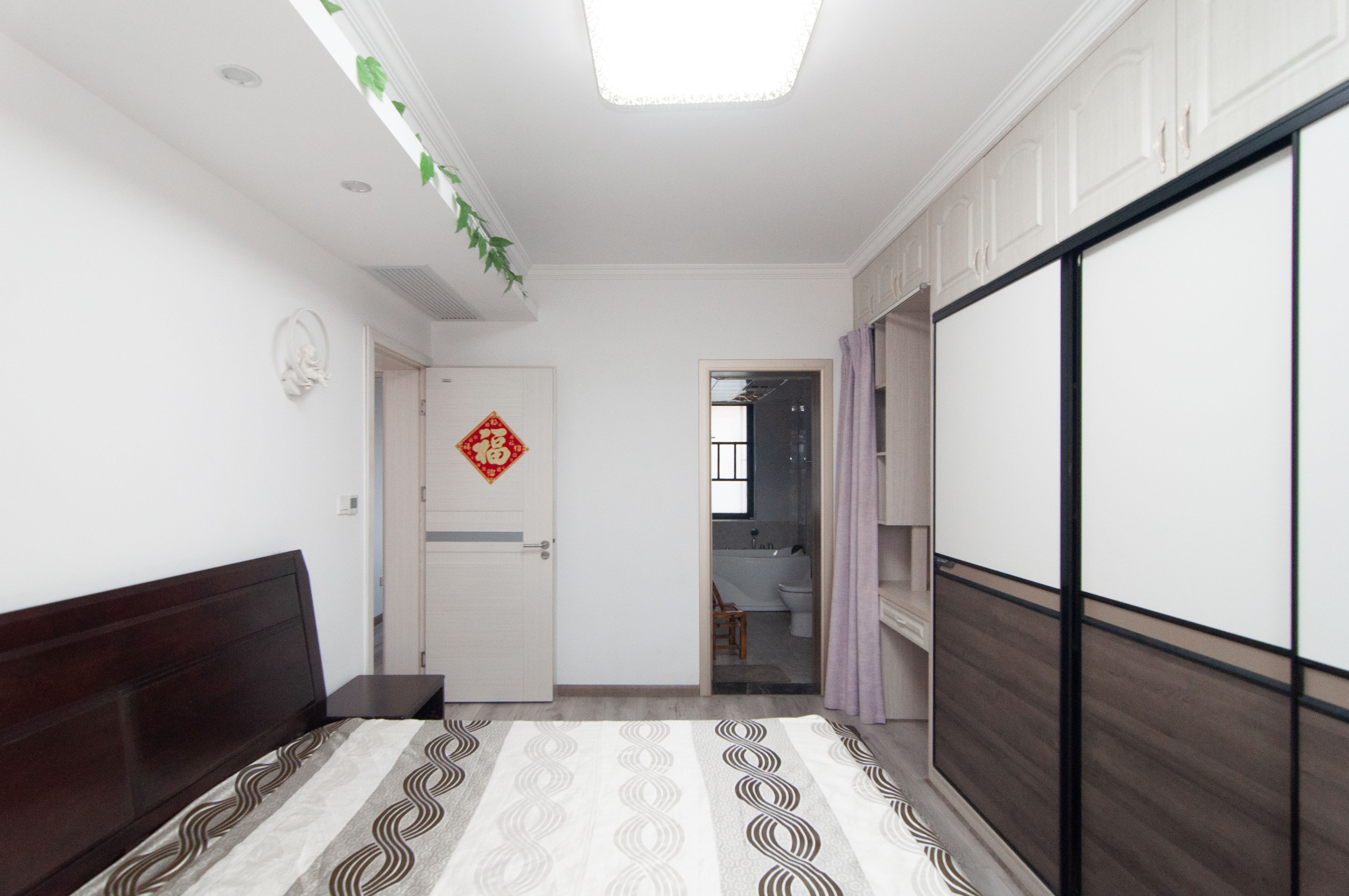 中建梅溪湖中心  4室2厅2卫   240.00万其他