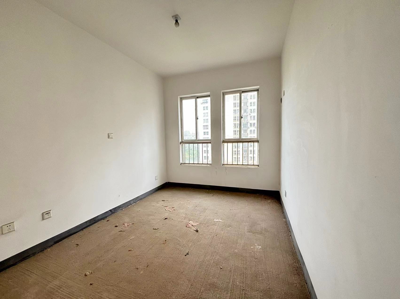 红盾雅园 3室2厅2卫 56.80万 红盾雅园 3室2厅2卫 56.80万室内图