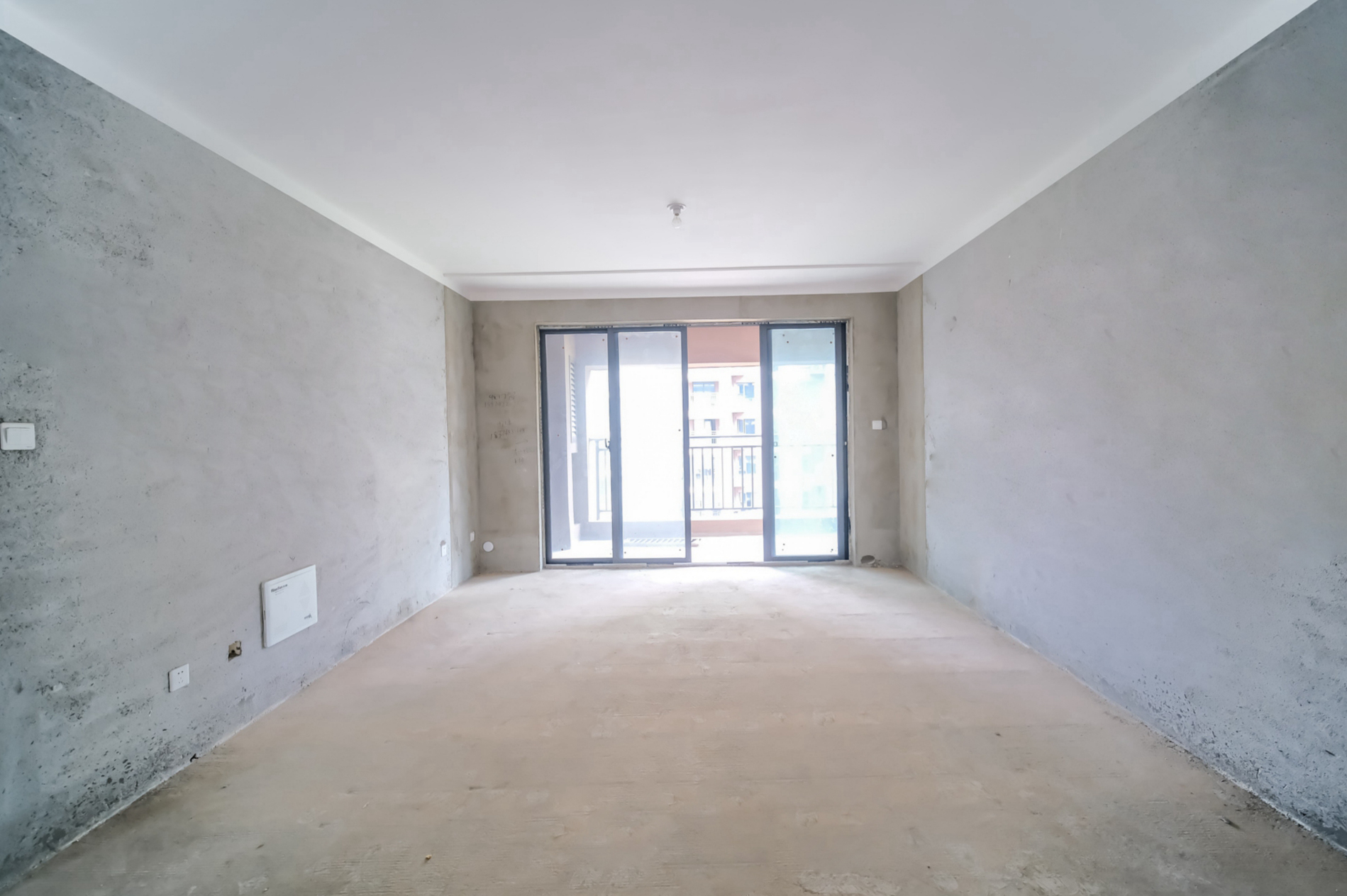 荣盛城  4室2厅2卫    98.0万 荣盛城  4室2厅2卫    98.0万客厅