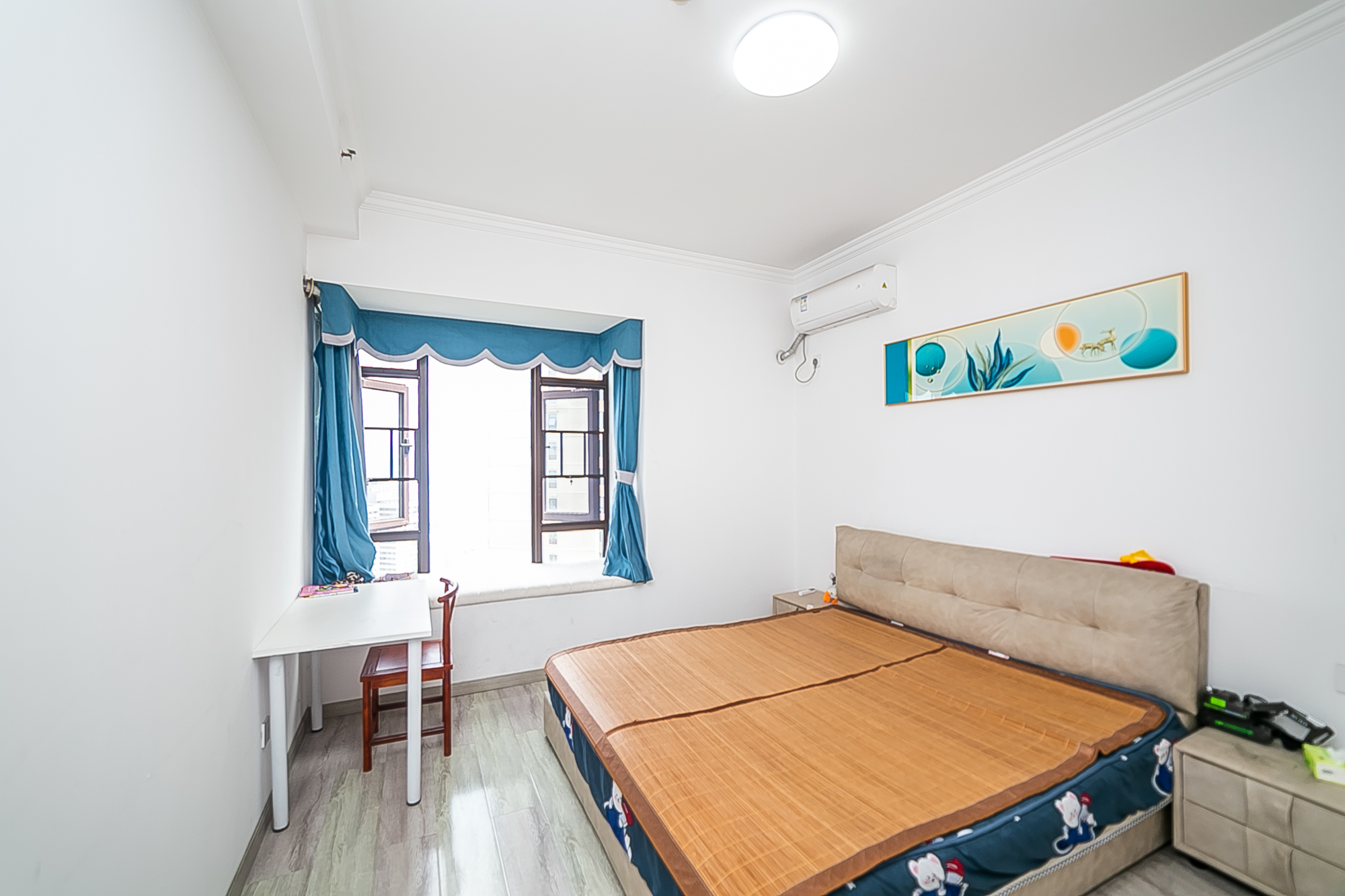 中建江山壹号 4室2厅2卫 350.0万 中建江山壹号 4室2厅2卫 350.0万卧室