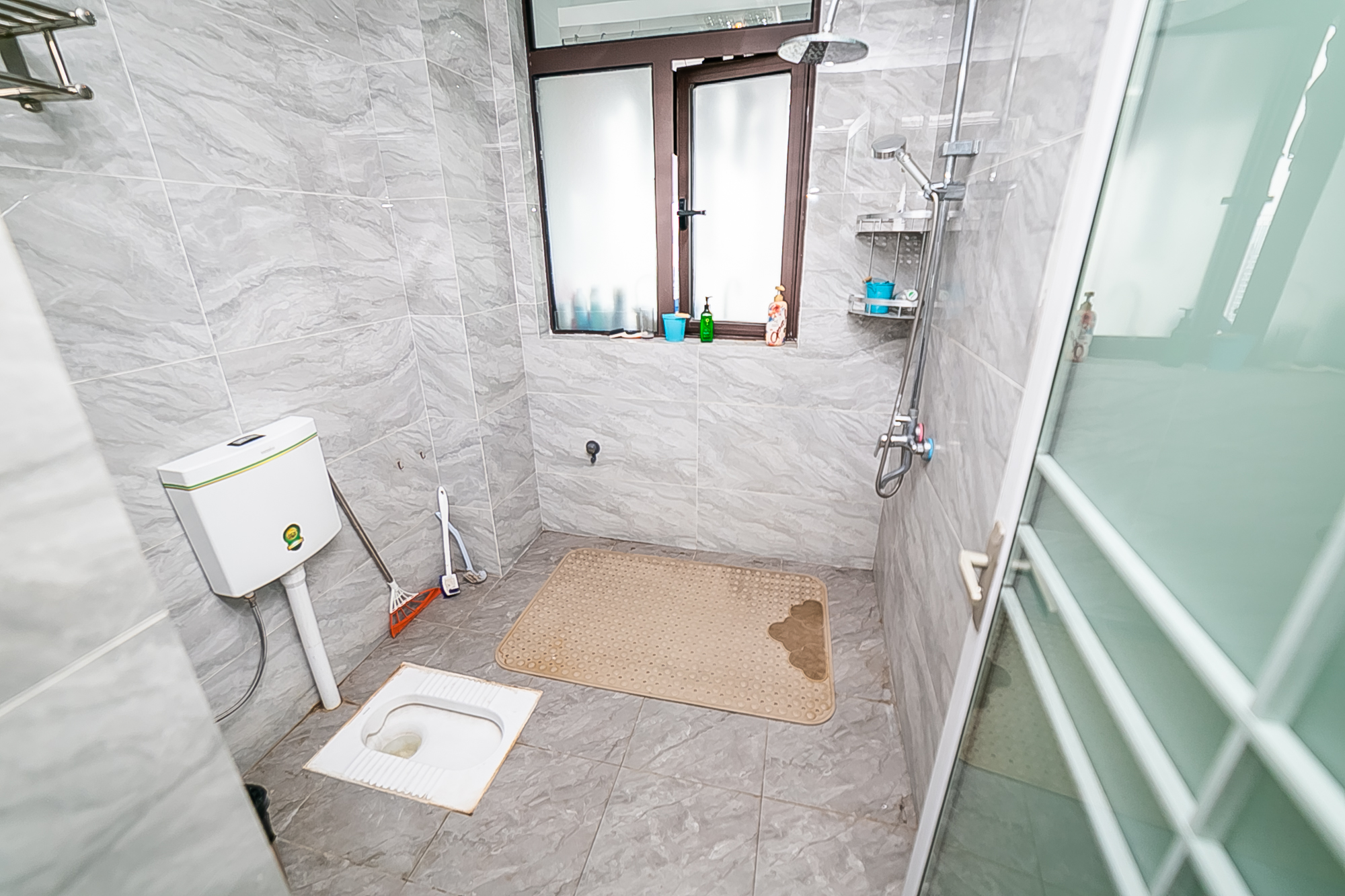 中建江山壹号 4室2厅2卫 350.0万 中建江山壹号 4室2厅2卫 350.0万卫生间