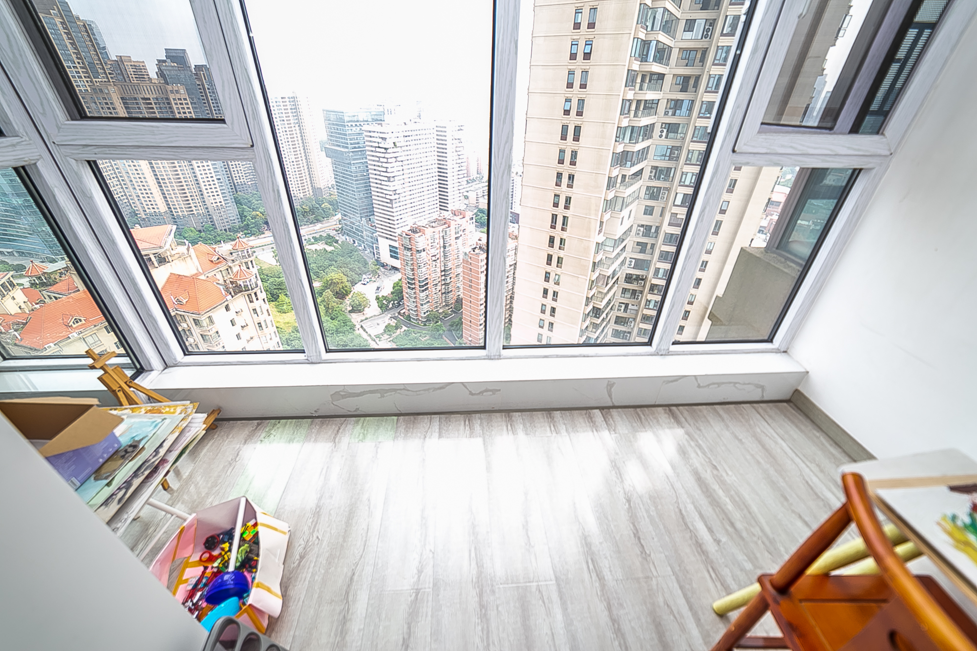 中建江山壹号 4室2厅2卫 350.0万 中建江山壹号 4室2厅2卫 350.0万阳台