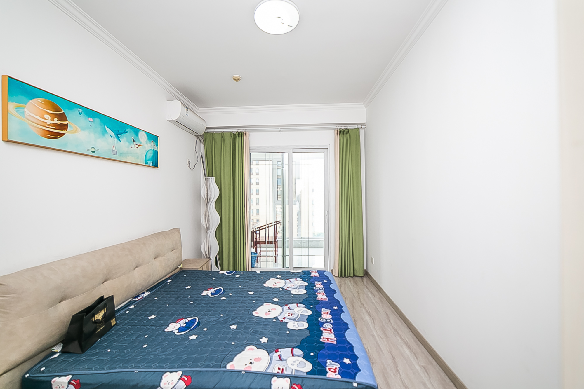 中建江山壹号 4室2厅2卫 350.0万 中建江山壹号 4室2厅2卫 350.0万卧室