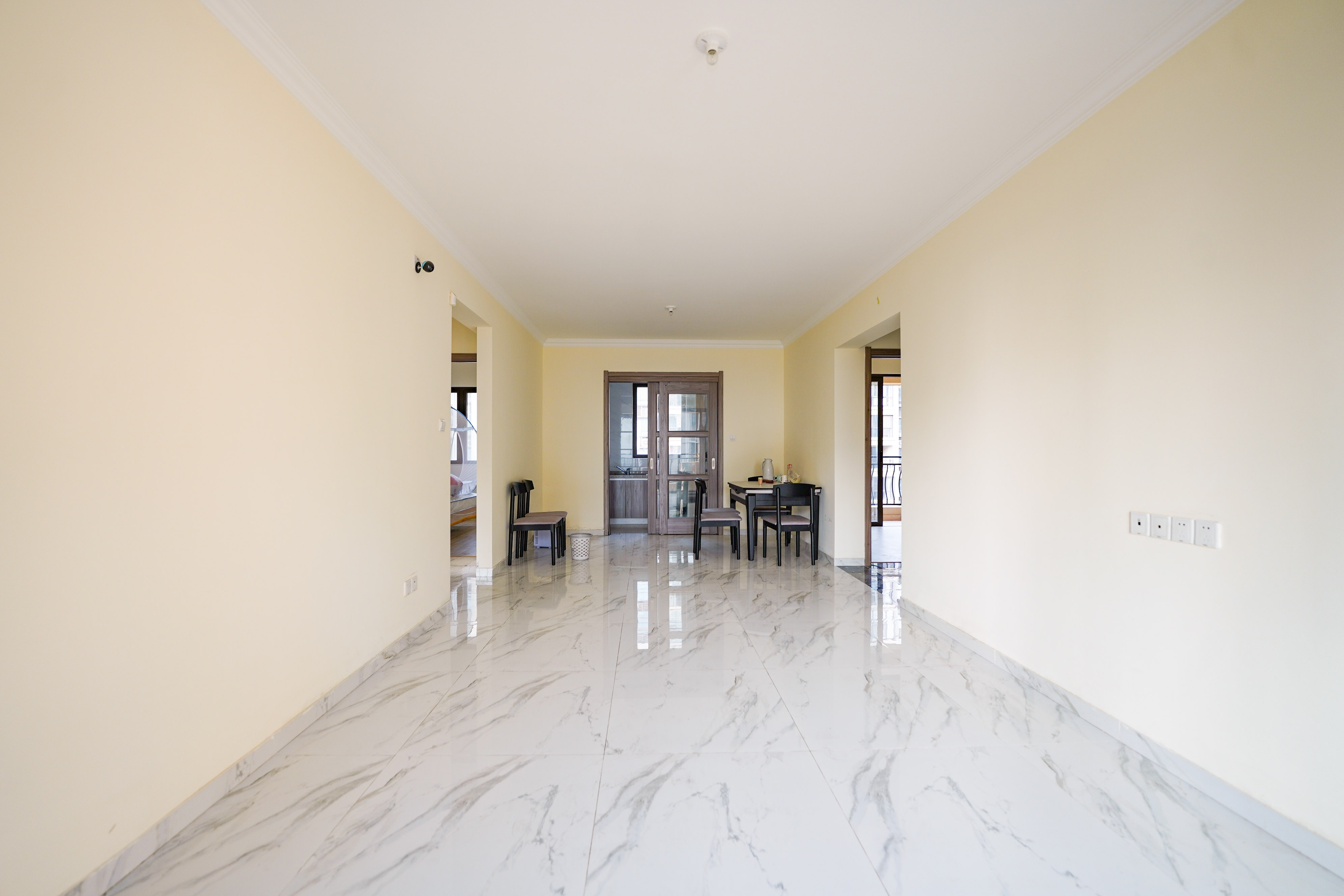 碧桂园公园壹号(凯怡茗苑) 3室2厅1卫 70.0万 碧桂园公园壹号(凯怡茗苑) 3室2厅1卫 70.0万客厅