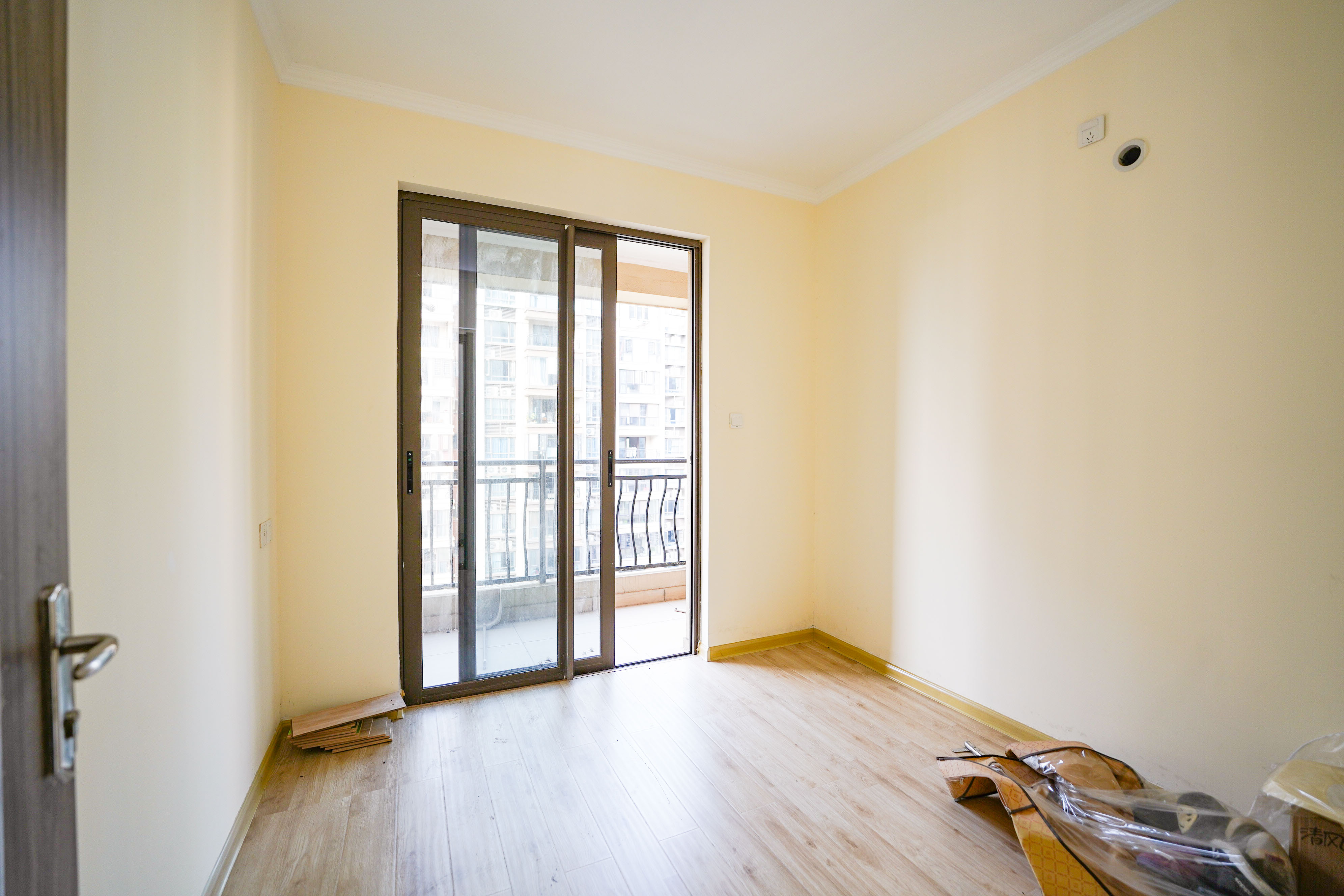 碧桂园公园壹号(凯怡茗苑) 3室2厅1卫 70.0万 碧桂园公园壹号(凯怡茗苑) 3室2厅1卫 70.0万卧室