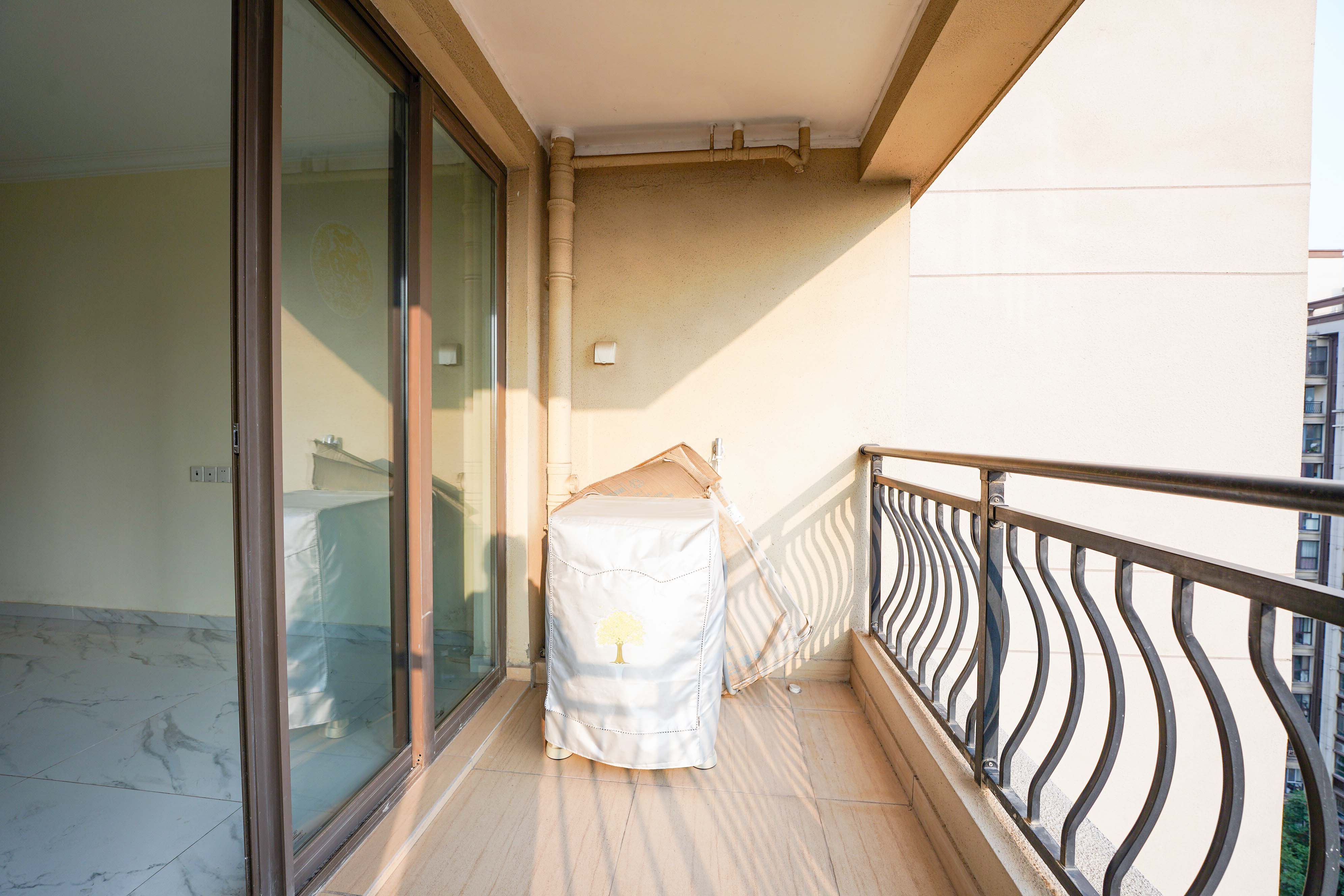 碧桂园公园壹号(凯怡茗苑) 3室2厅1卫 70.0万 碧桂园公园壹号(凯怡茗苑) 3室2厅1卫 70.0万其他