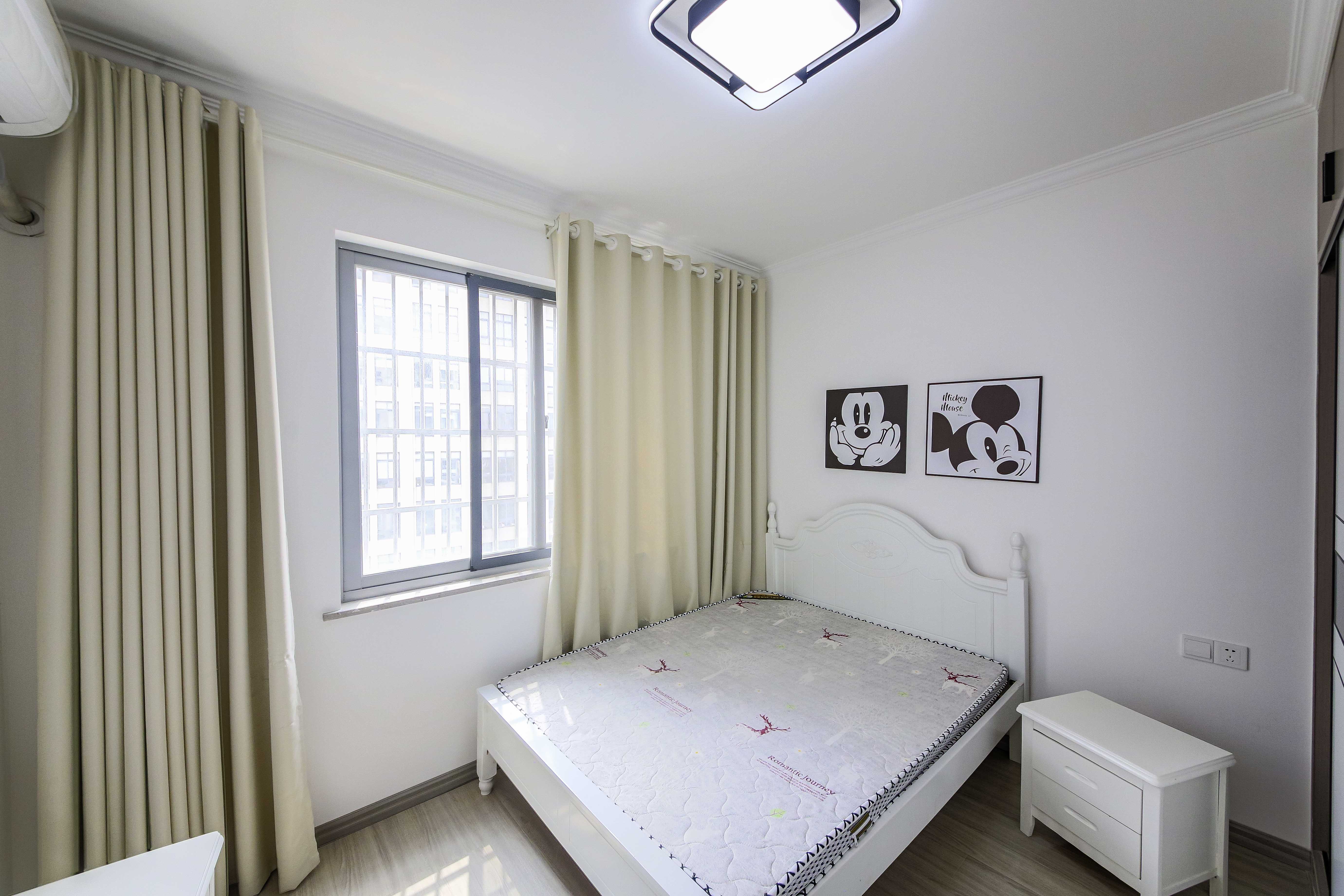汇景豪庭  2室2厅1卫   82.00万卧室