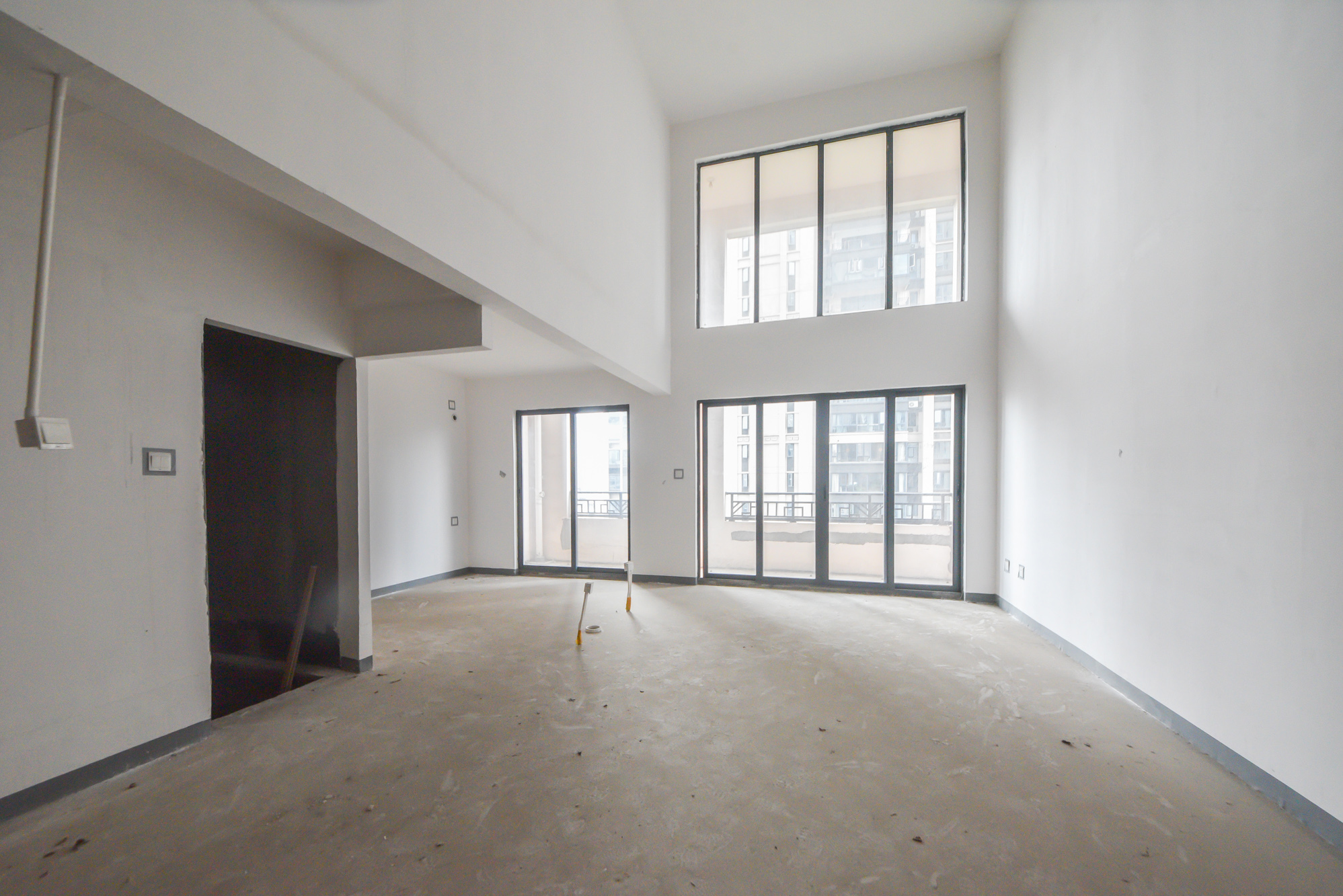 建发中央悦府  4室2厅2卫   184.50万客厅