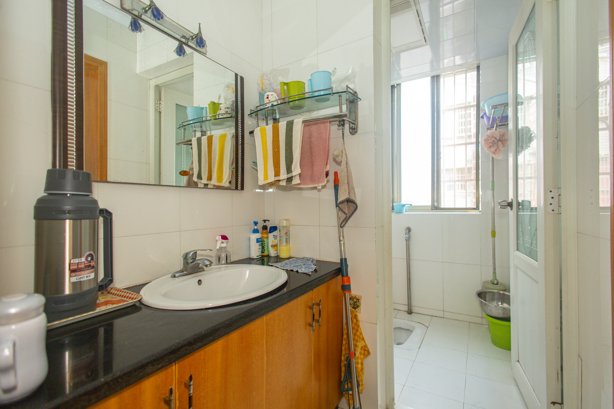 湘绣城  3室2厅2卫    60.0万 湘绣城  3室2厅2卫    60.0万卫生间