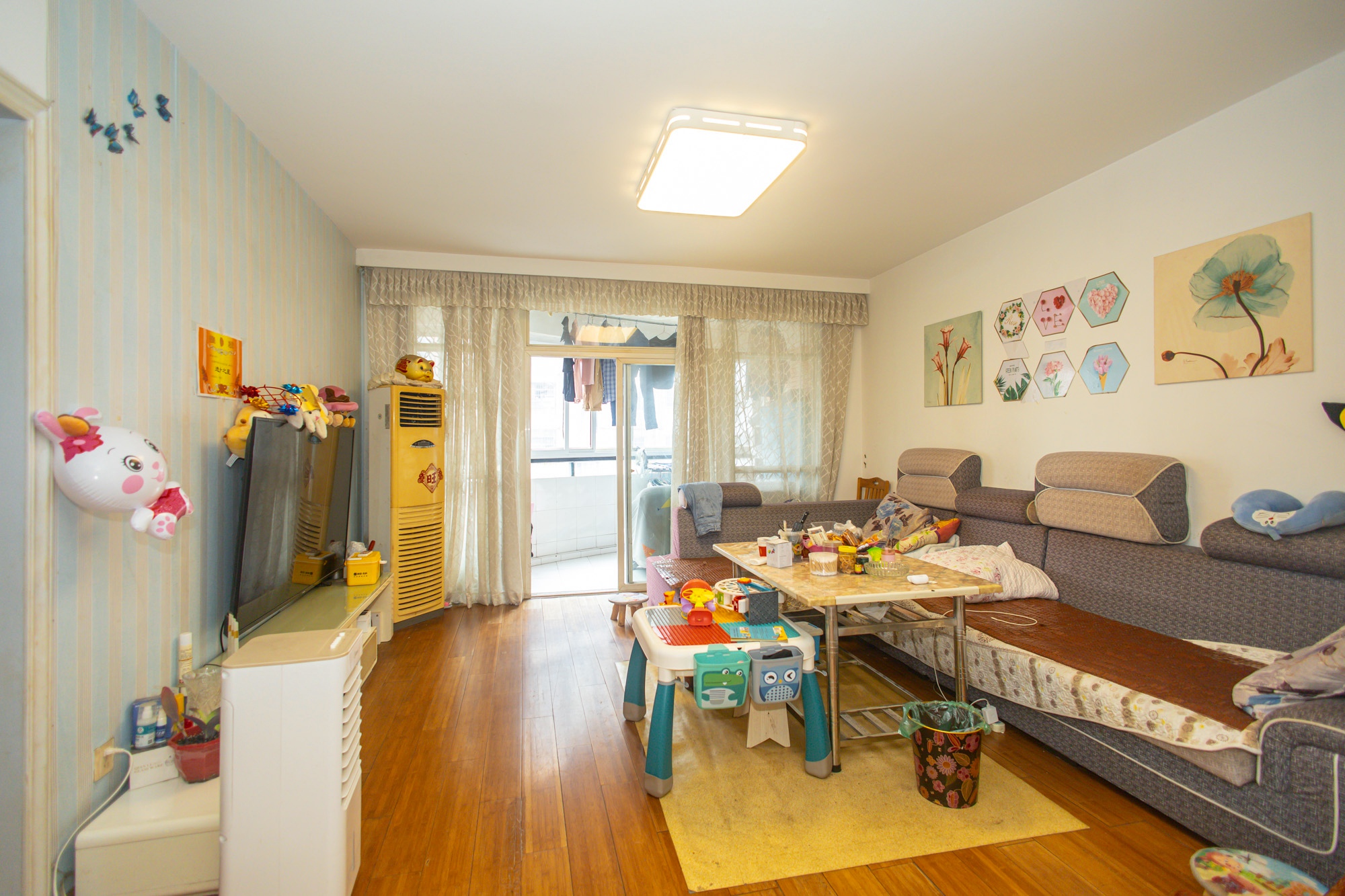 晶华美地 3室2厅1卫 60.0万 晶华美地 3室2厅1卫 60.0万客厅