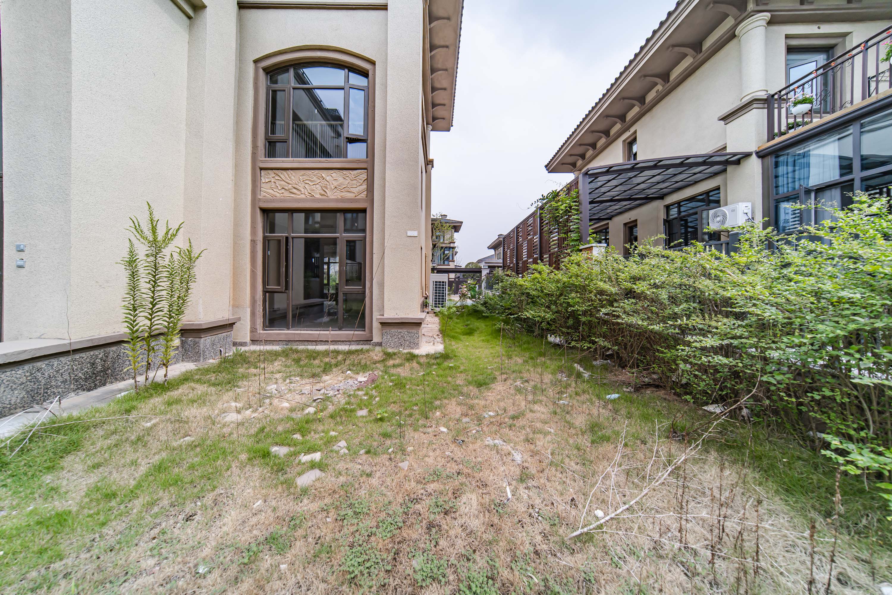 恒大文化旅游城C区  4室2厅4卫   530.00万其他