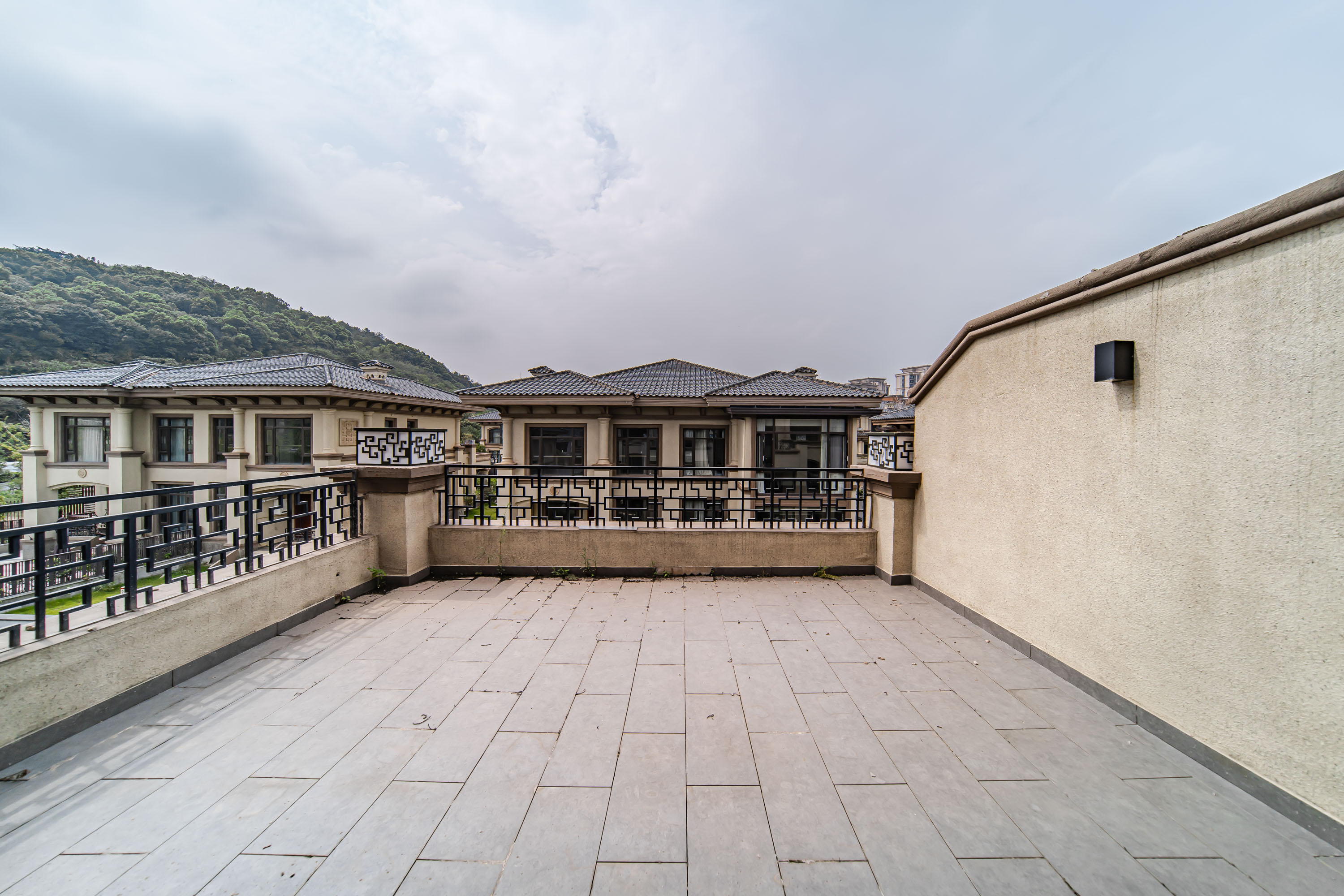 恒大文化旅游城C区  4室2厅4卫   530.00万阳台