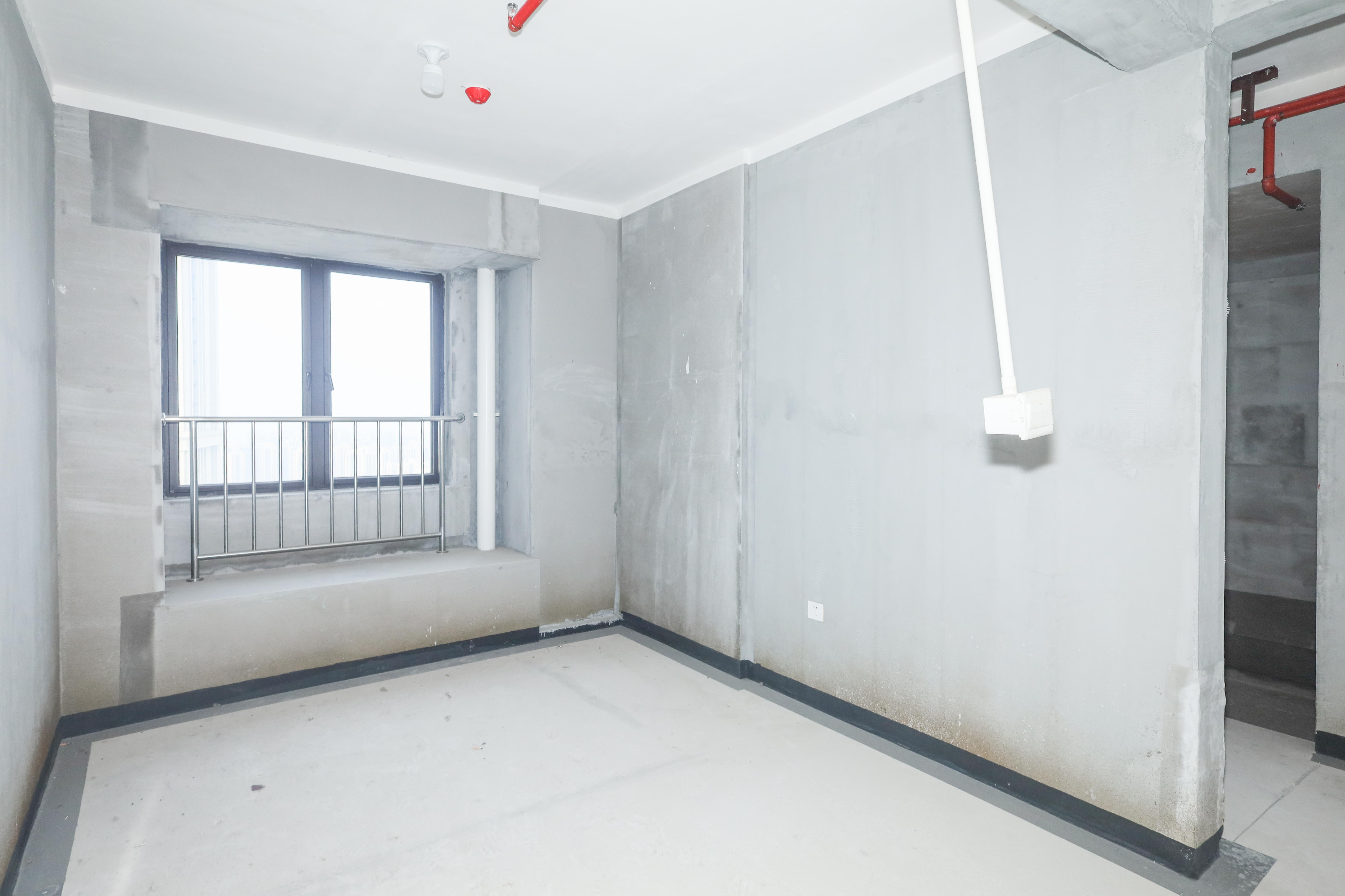 建发央著  4室2厅2卫   258.00万卧室