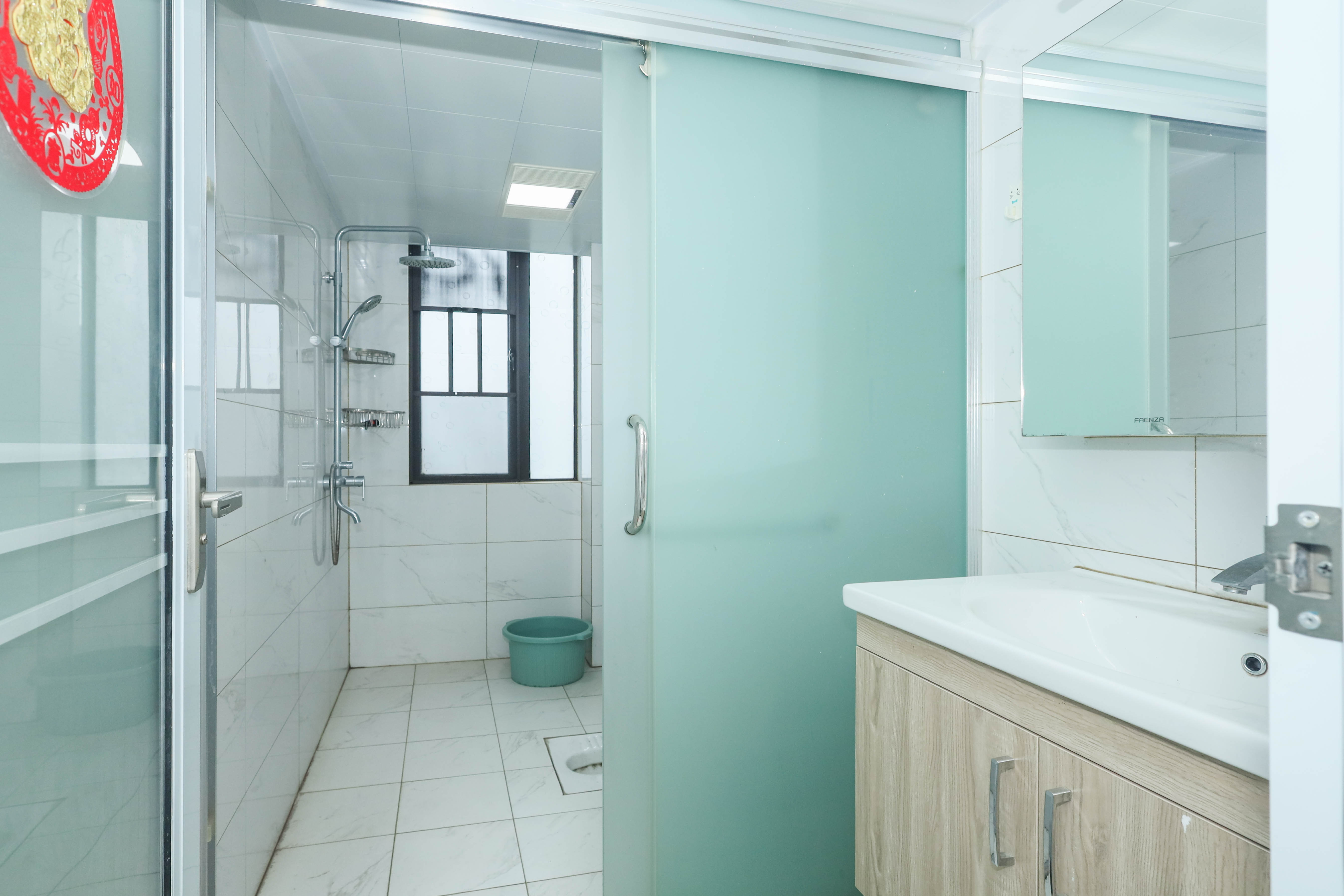 中国铁建梅溪青秀二期  4室2厅2卫    240.0万卫生间