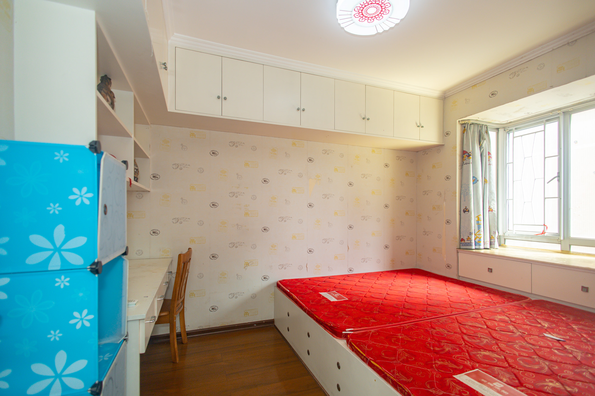 恒广国际景园一二区  2室2厅1卫    61.8万 恒广国际景园一二区  2室2厅1卫    61.8万卧室