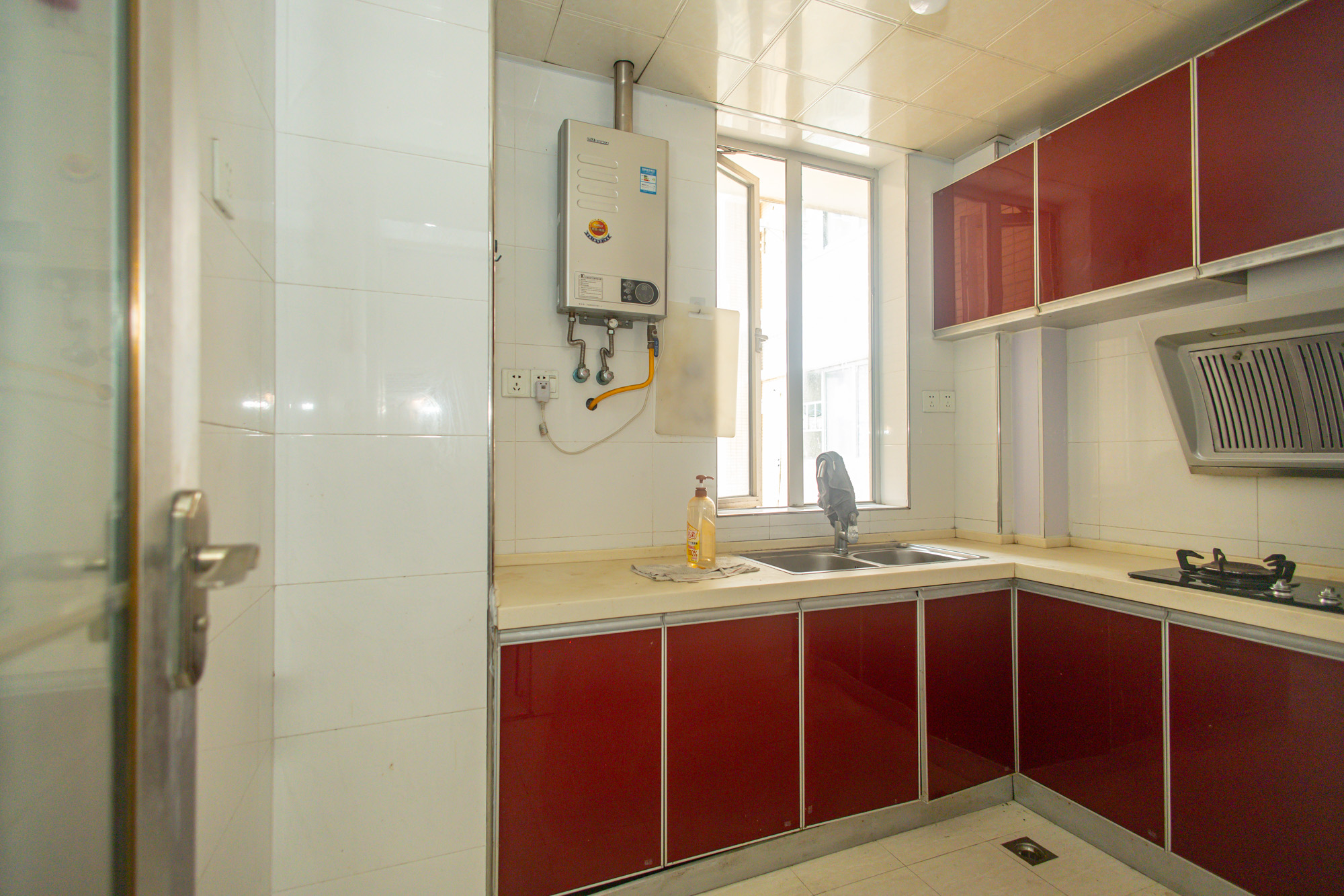 恒广国际景园一二区  2室2厅1卫    72.8万 恒广国际景园一二区  2室2厅1卫    72.8万厨房