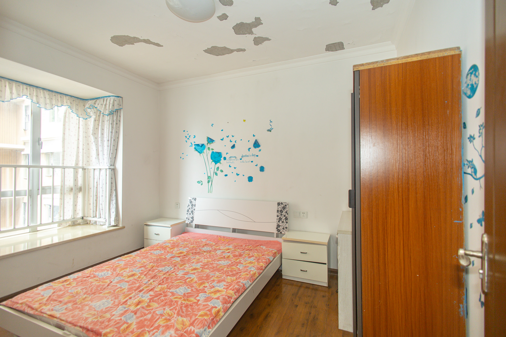 恒广国际景园一二区  2室2厅1卫    72.8万 恒广国际景园一二区  2室2厅1卫    72.8万卧室