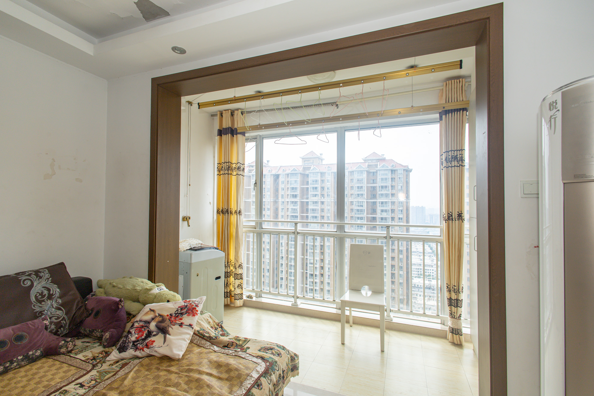 恒广国际景园一二区  2室2厅1卫    72.8万 恒广国际景园一二区  2室2厅1卫    72.8万阳台