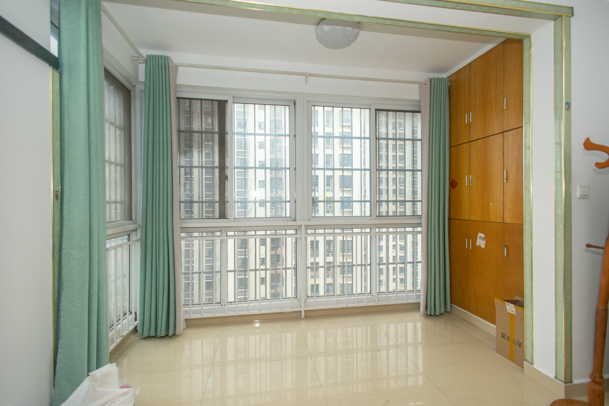 楚天世纪城东苑 3室2厅1卫 46.5万 楚天世纪城东苑 3室2厅1卫 46.5万阳台