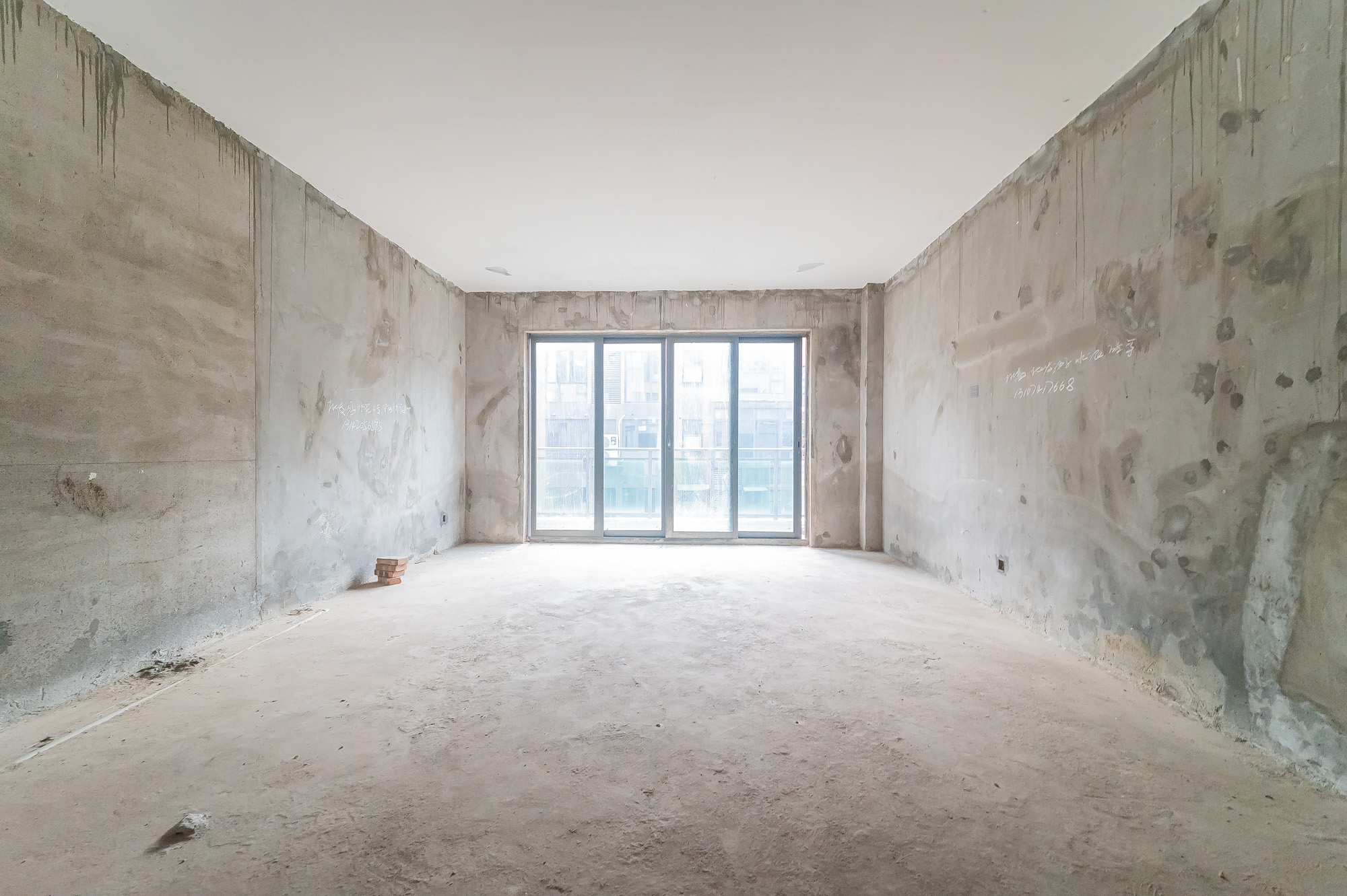 海伦春天 6室5厅4卫 228.0万 海伦春天 6室5厅4卫 228.0万客厅