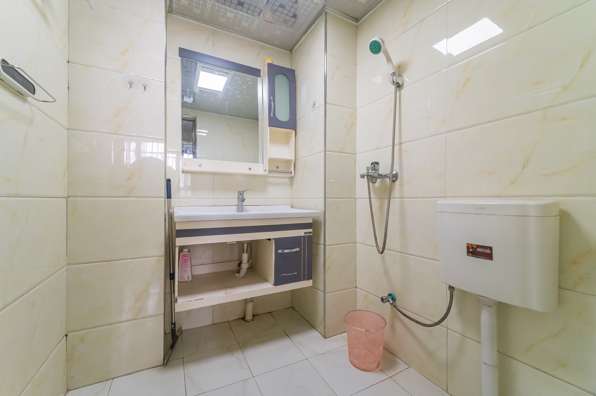 圆梦康乐城 1室2厅1卫 25.8万 圆梦康乐城 1室2厅1卫 25.8万卫生间