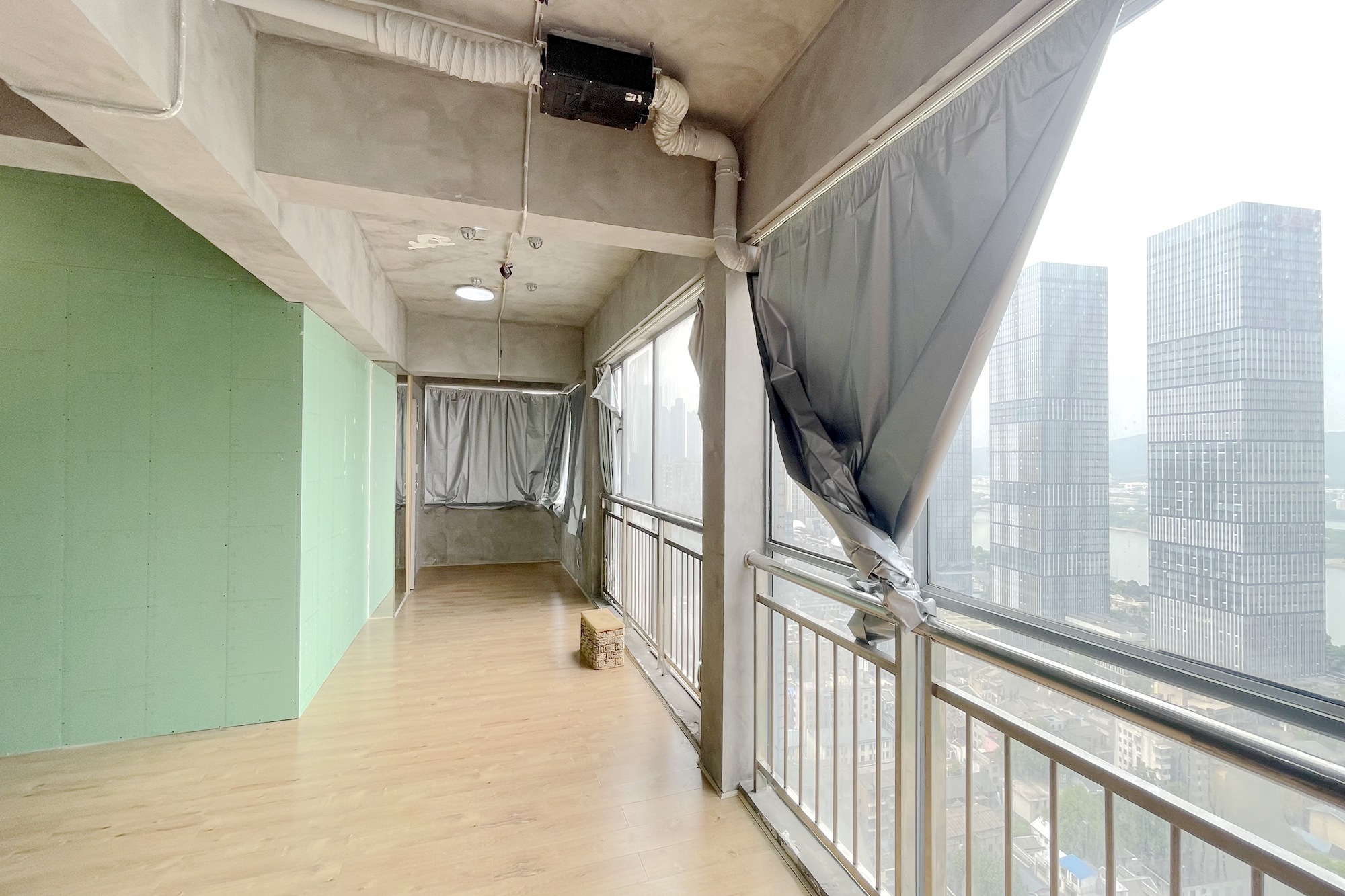 上城金都  1室2厅3卫   360.00万阳台