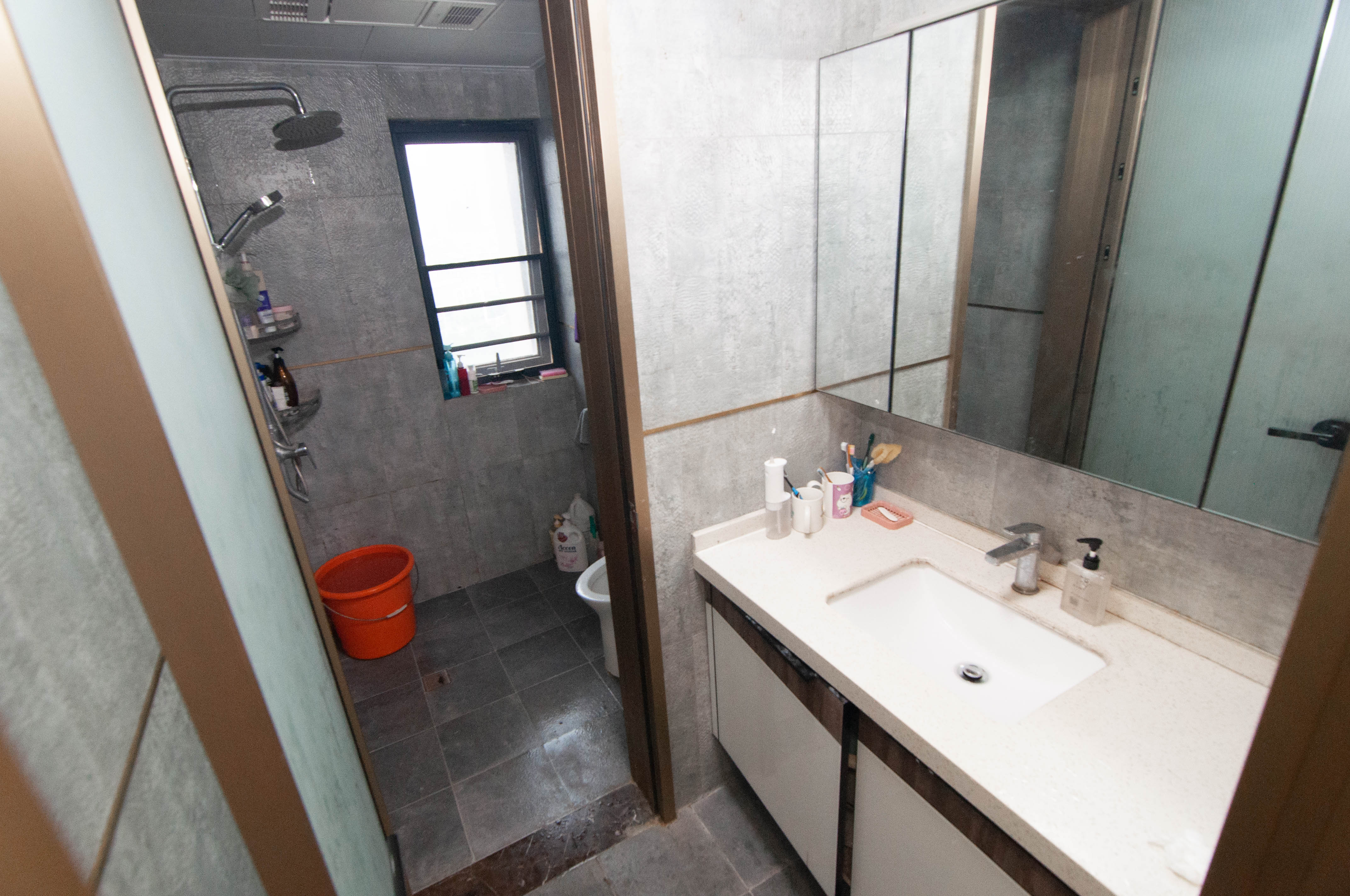 中建梅溪湖中心  3室2厅2卫   172.00万卫生间