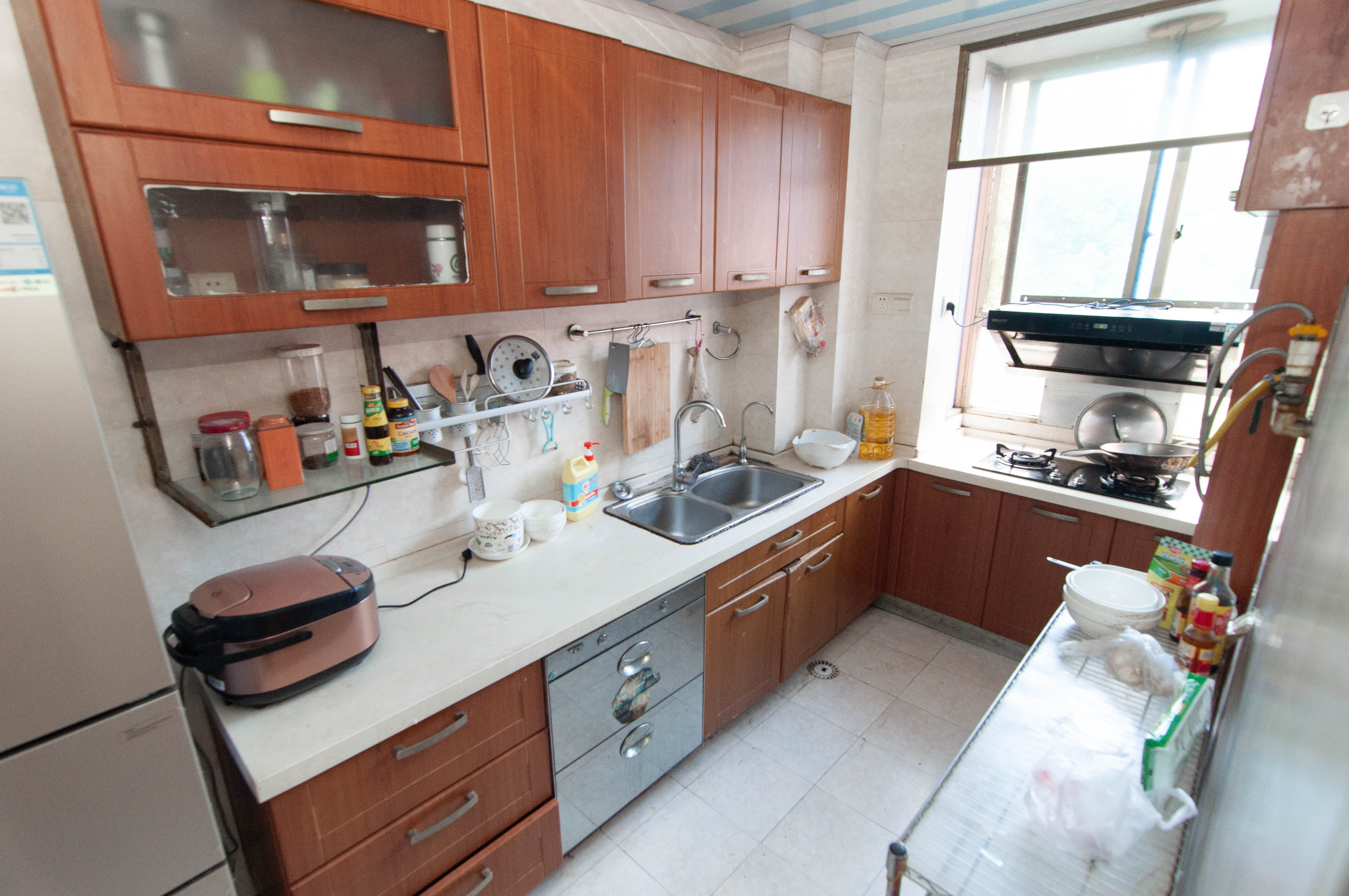 阳明山庄 4室2厅3卫 73.8万 阳明山庄 4室2厅3卫 73.8万厨房