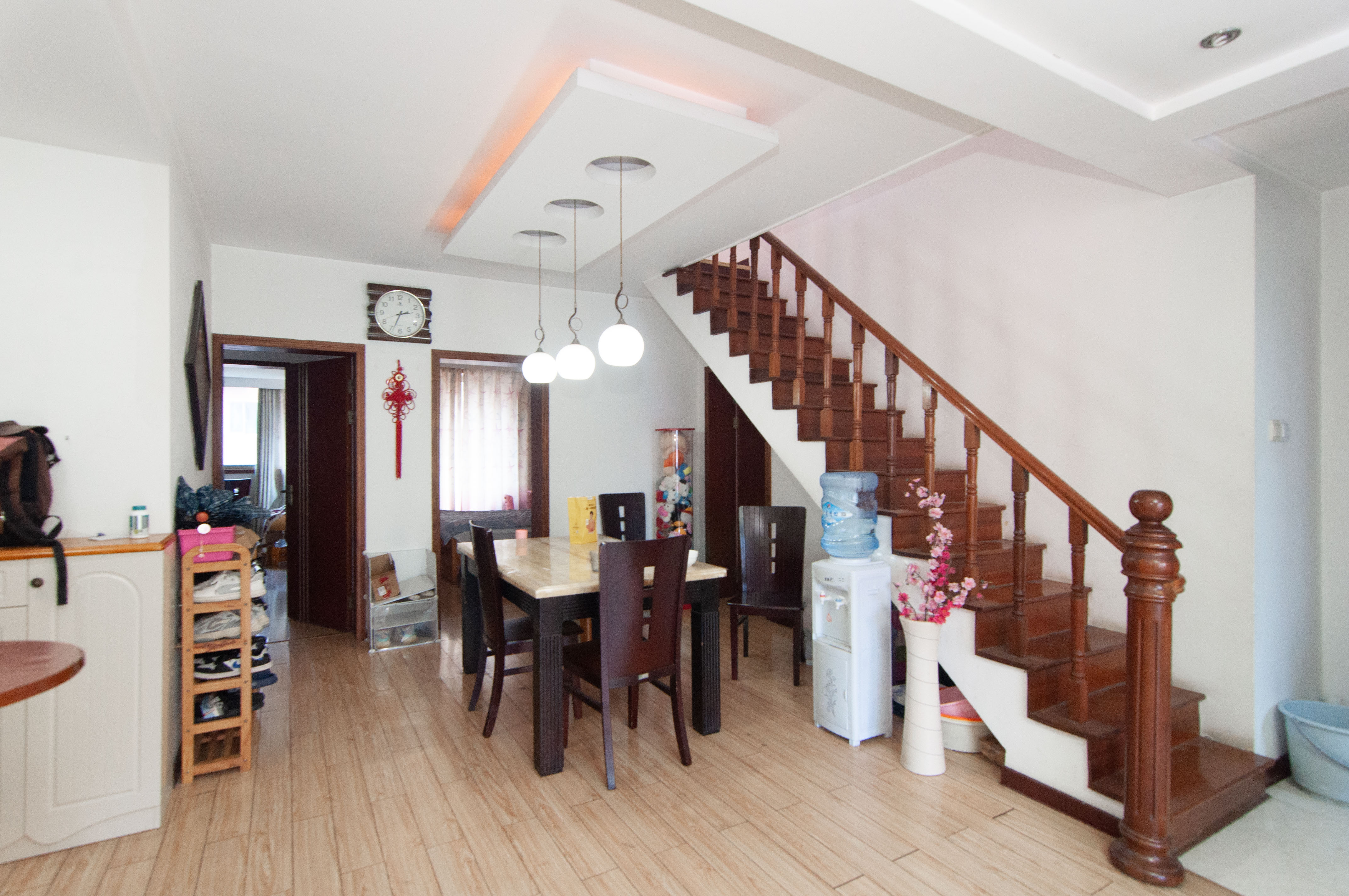 阳明山庄 4室2厅3卫 73.8万 阳明山庄 4室2厅3卫 73.8万客厅